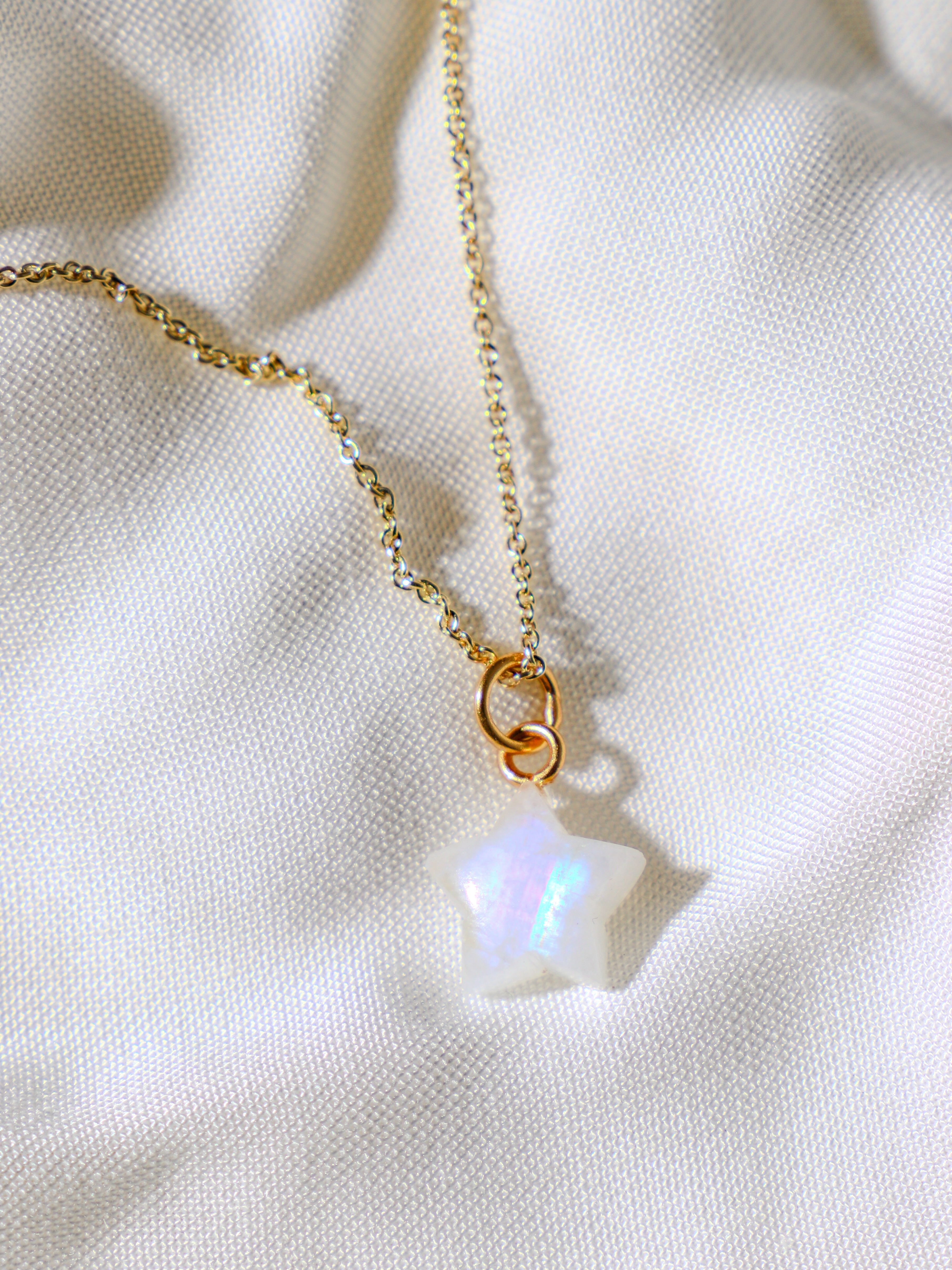 Regnbue Månesten MINI Stjerne Halskæde