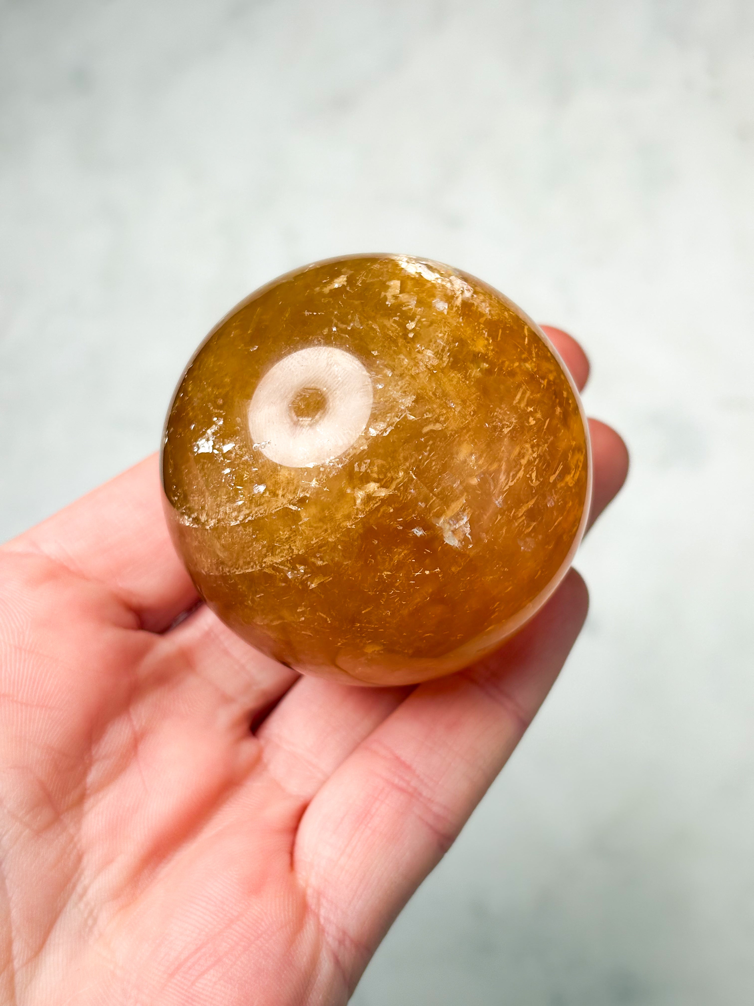 Optisk Honning Calcit Kugle (Nr. 1)