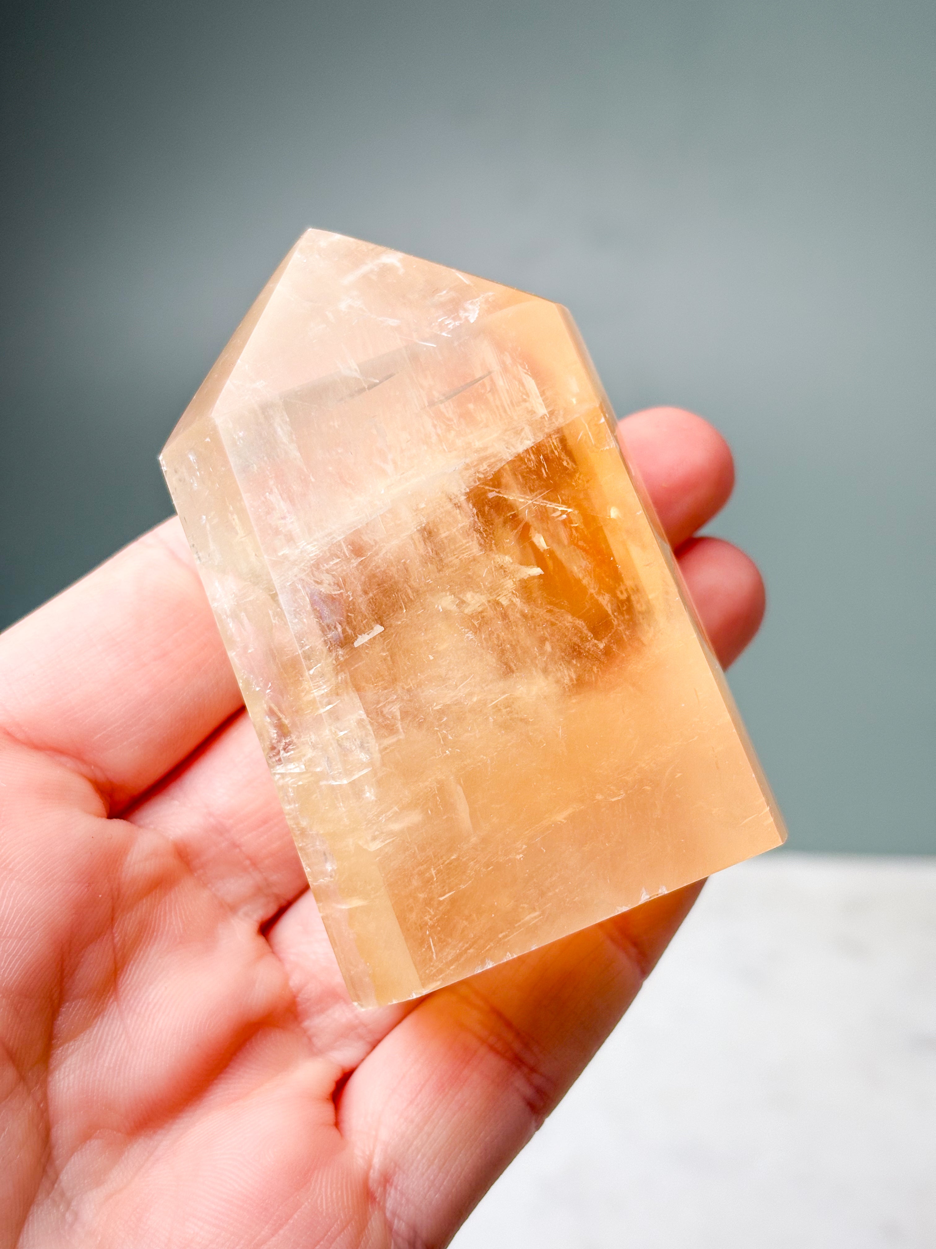 Optisk Honning Calcit Tårn (Nr. 7)