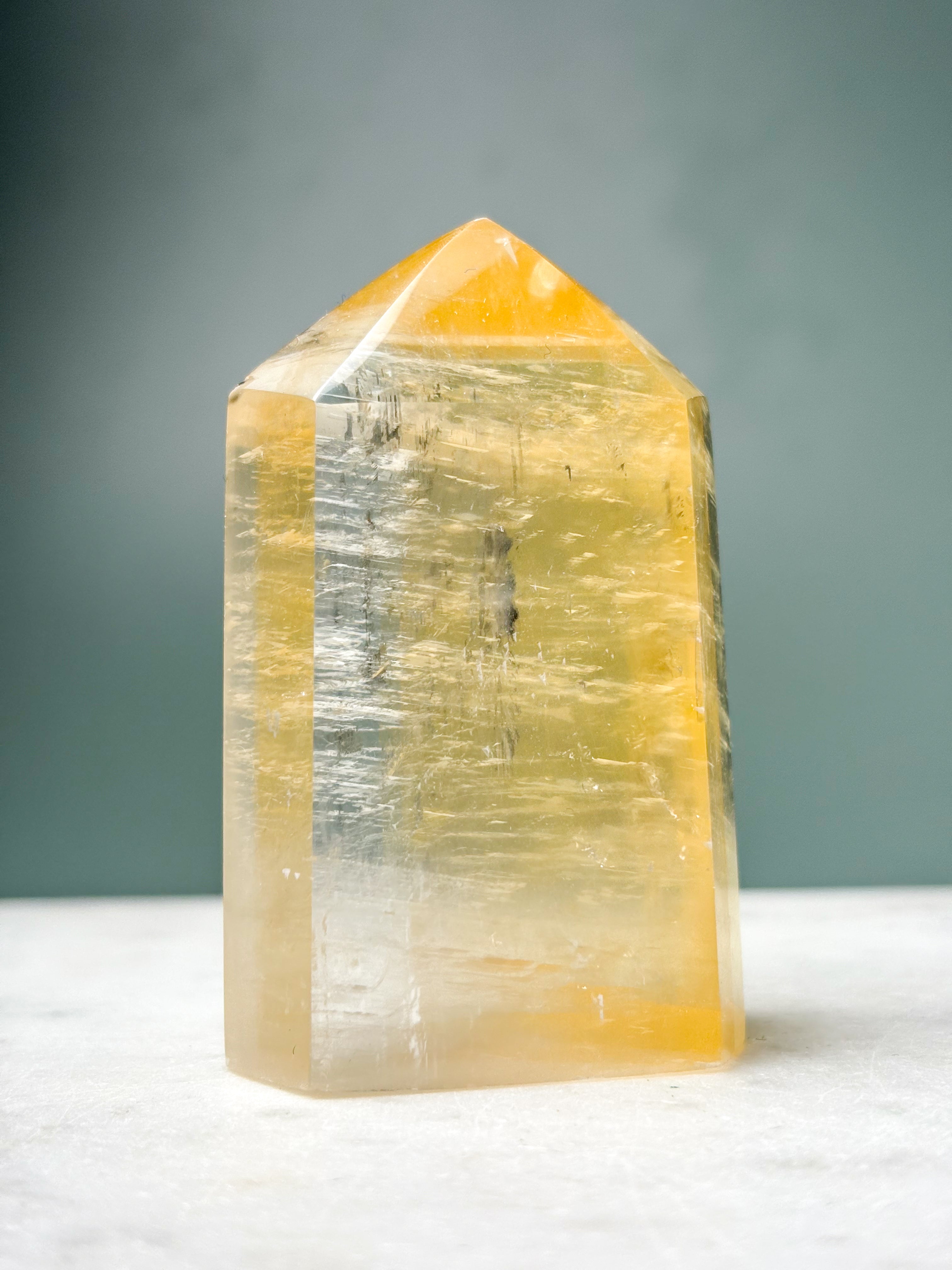 Optisk Honning Calcit Tårn (Nr. 9)