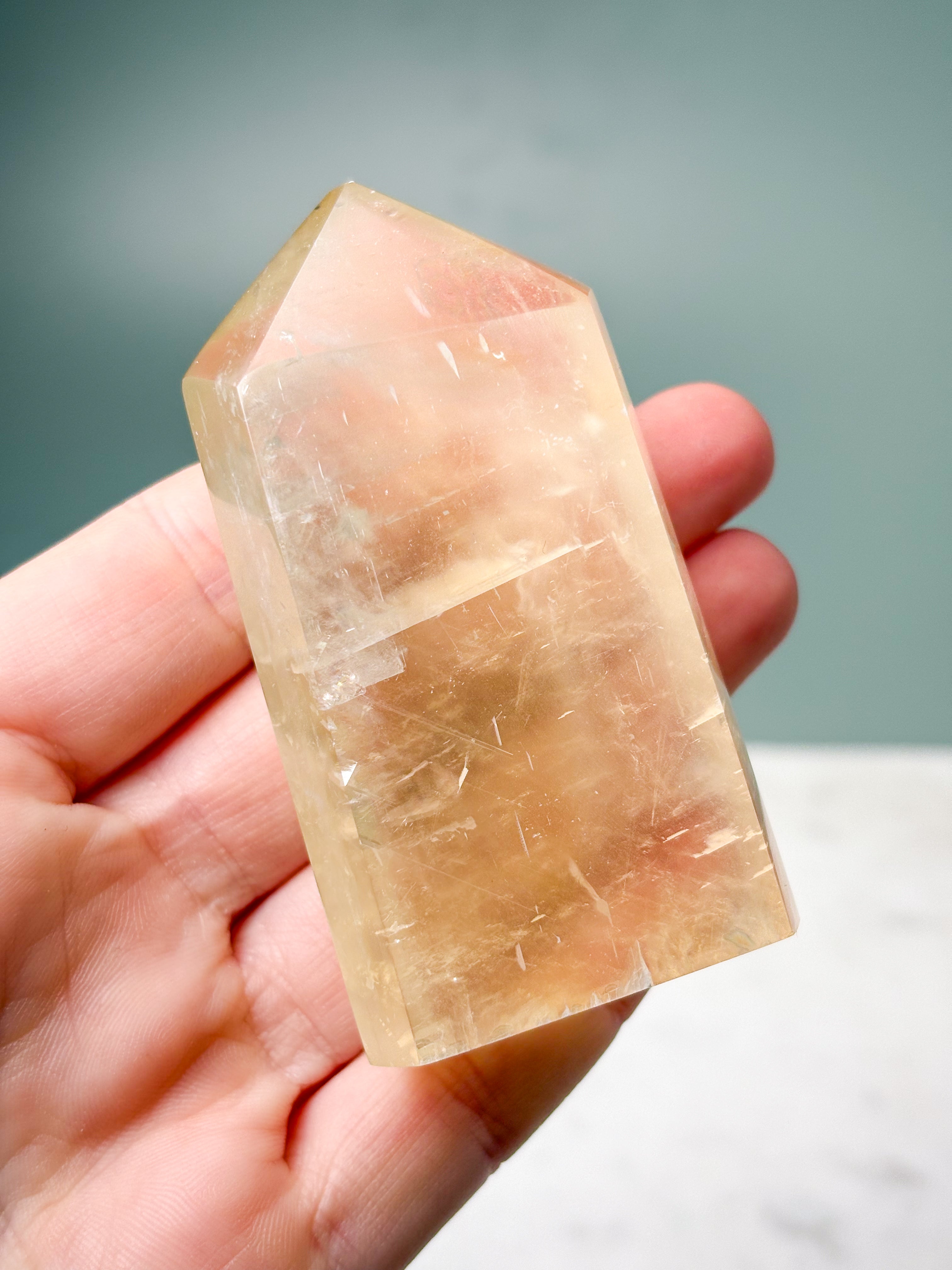 Optisk Honning Calcit Tårn (Nr. 11)