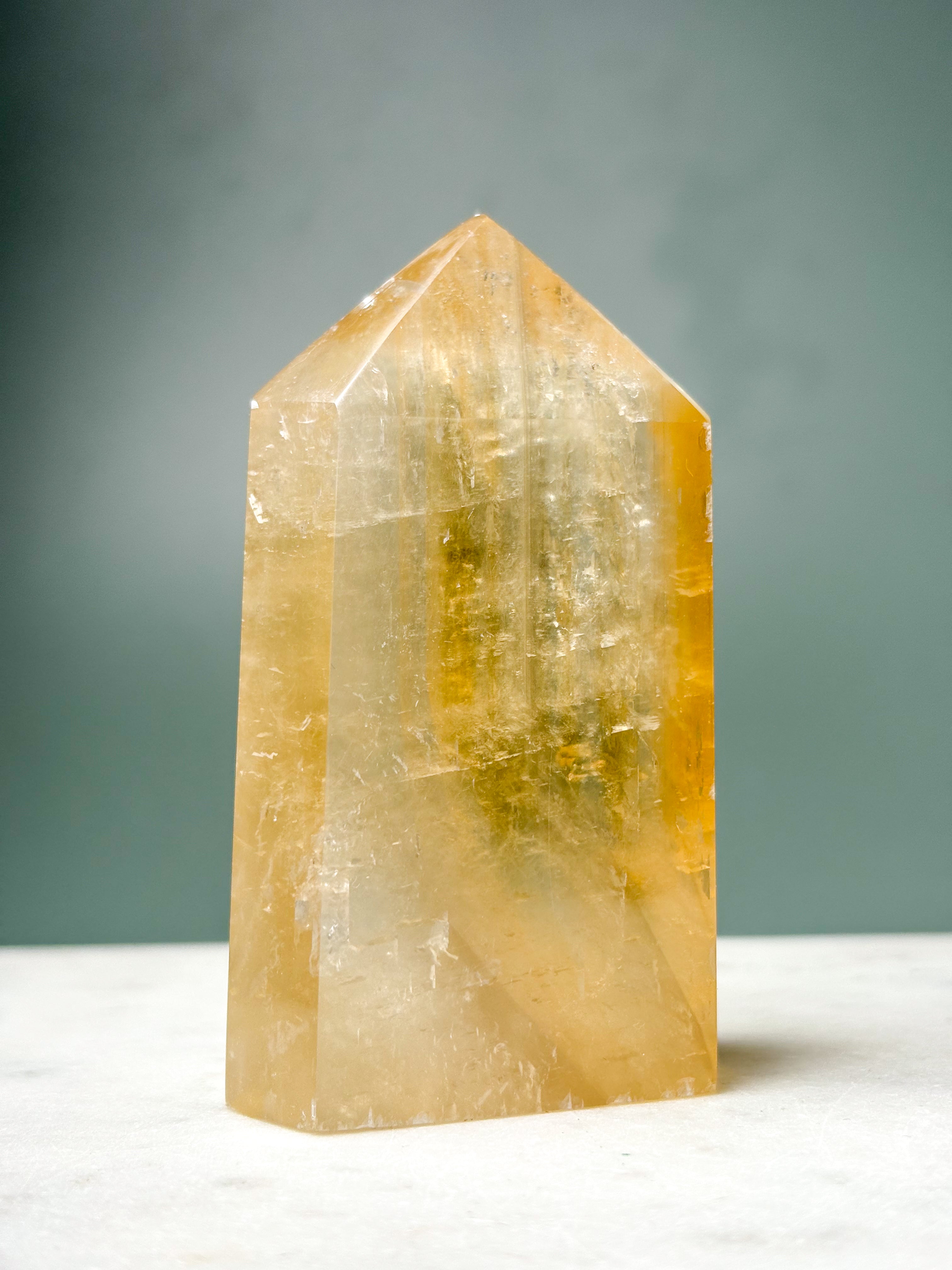 Optisk Honning Calcit Tårn (Nr. 14)