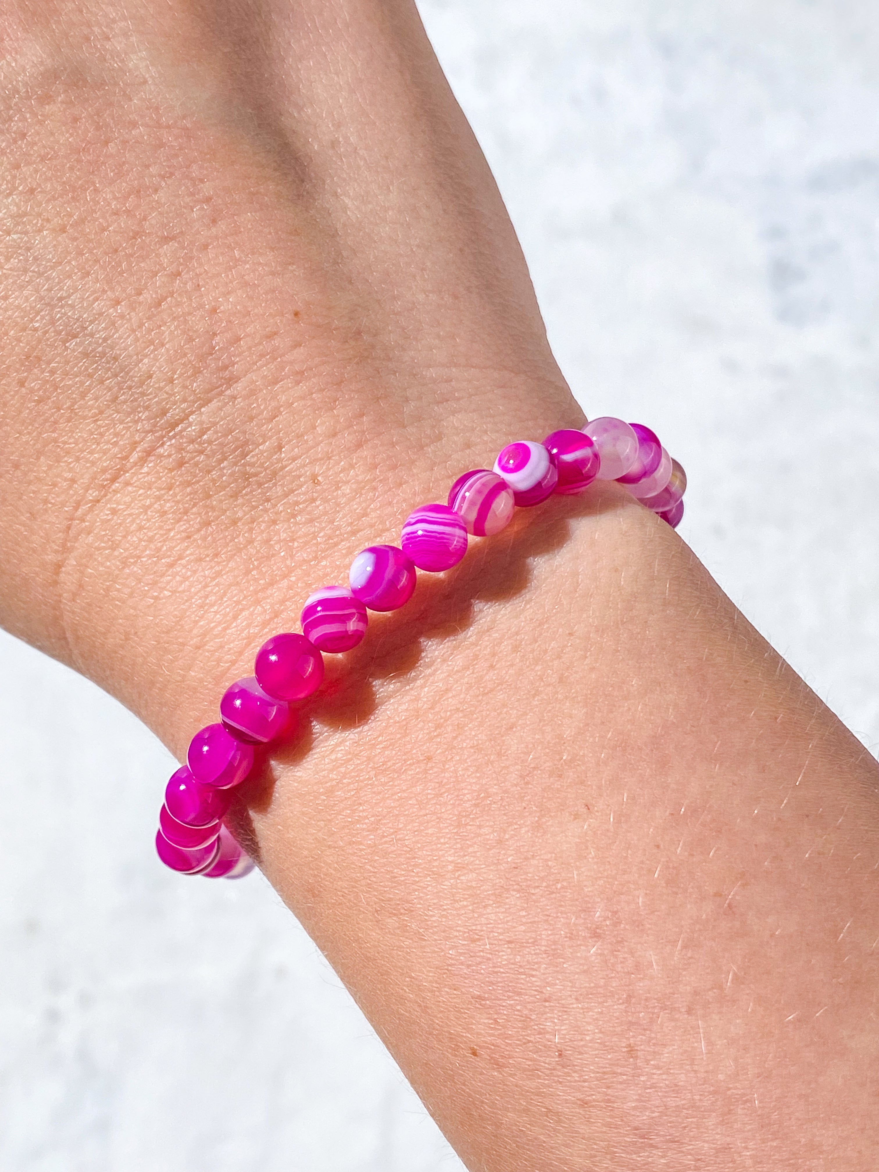 Farvet Agat Armbånd 6 mm