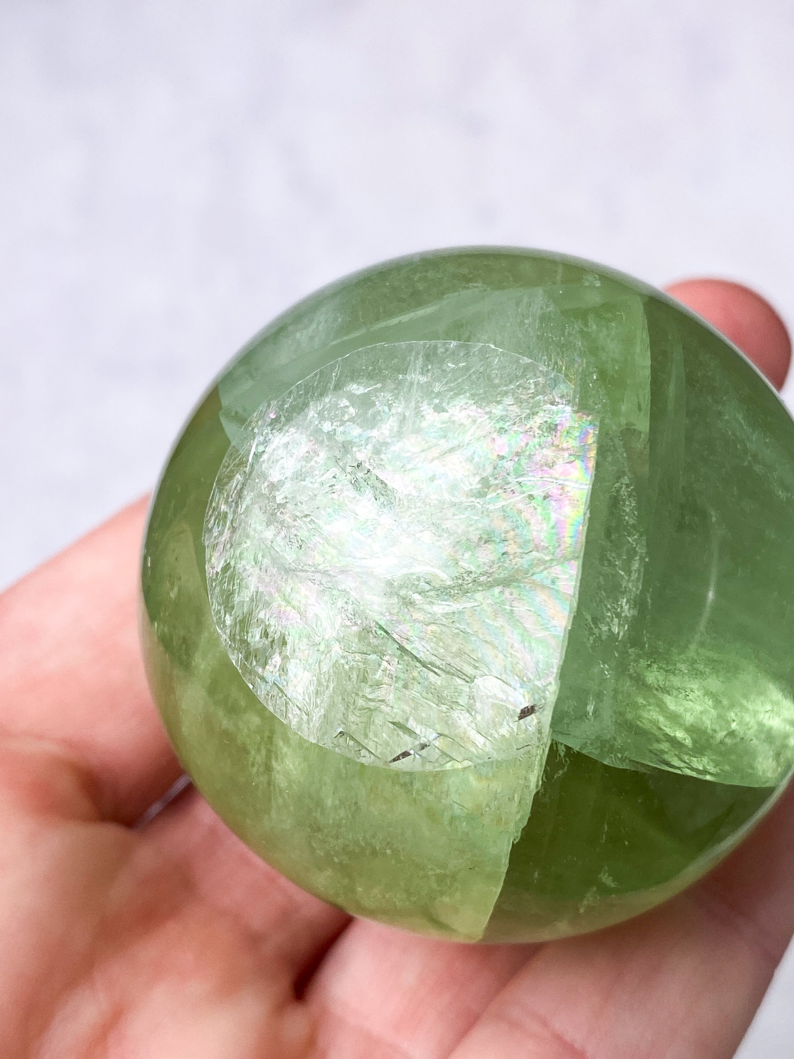 Apple Green Fluorit Kugle (Nr. 4)