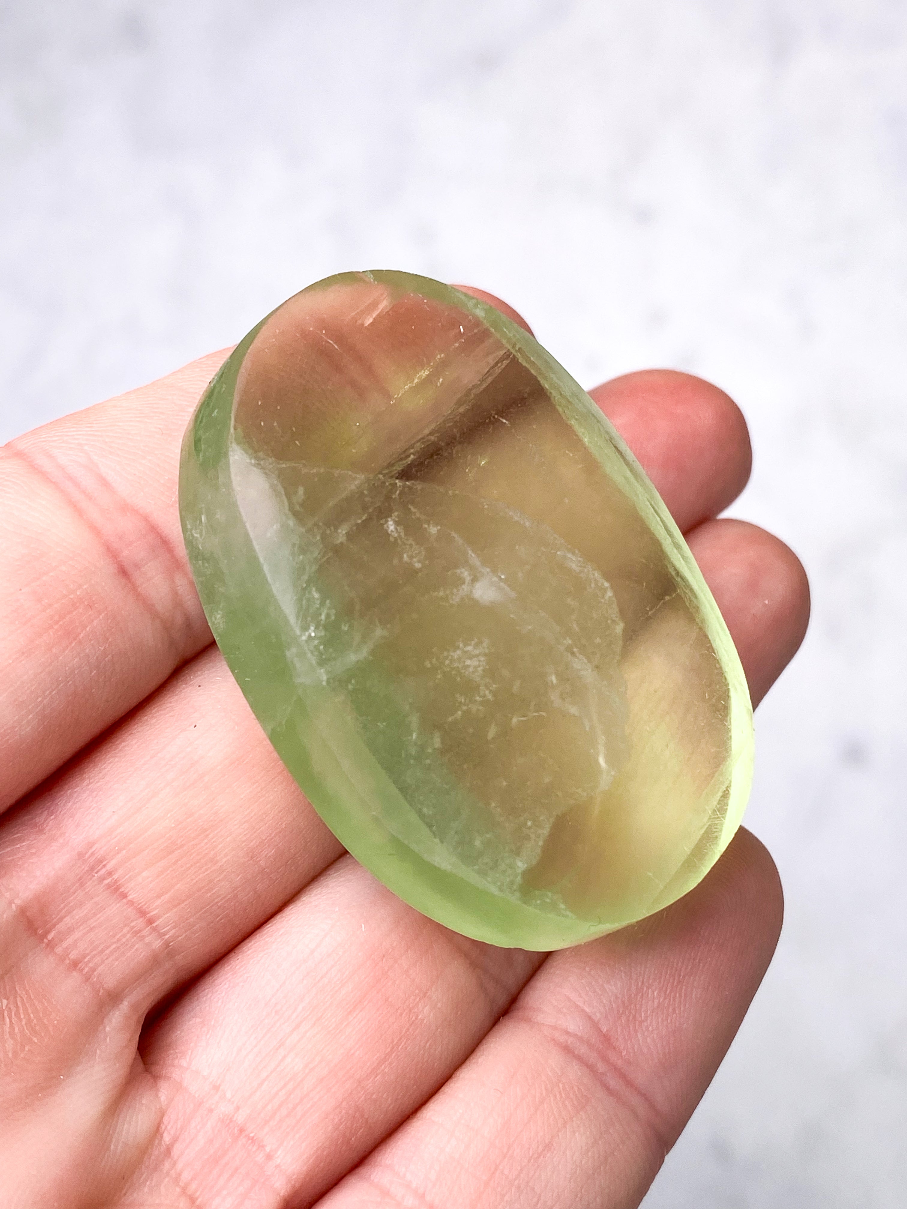 Apple Green Fluorit Palmstone (Nr. 14)