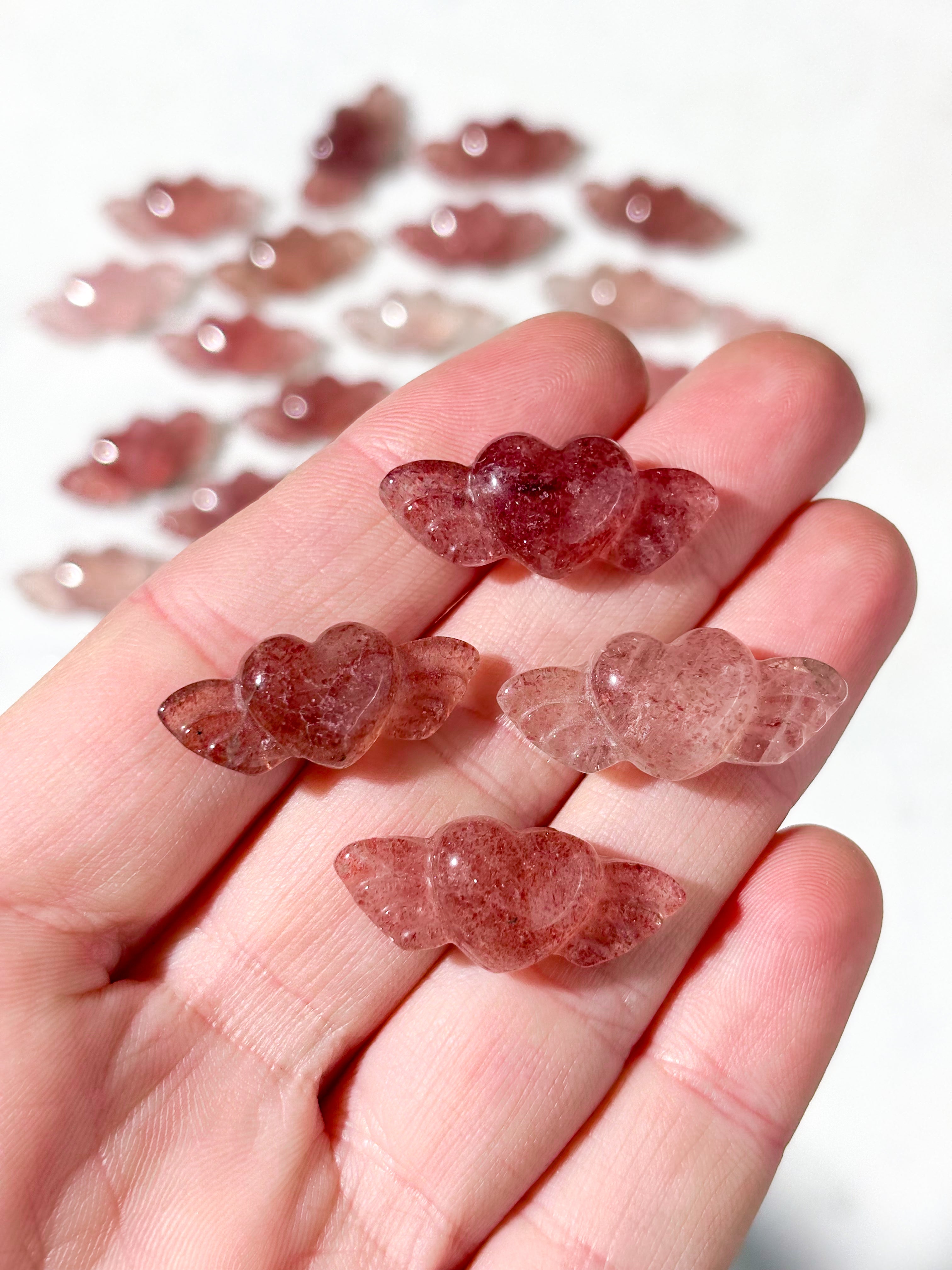 Jordbærkvarts Hjerte Med Vinger