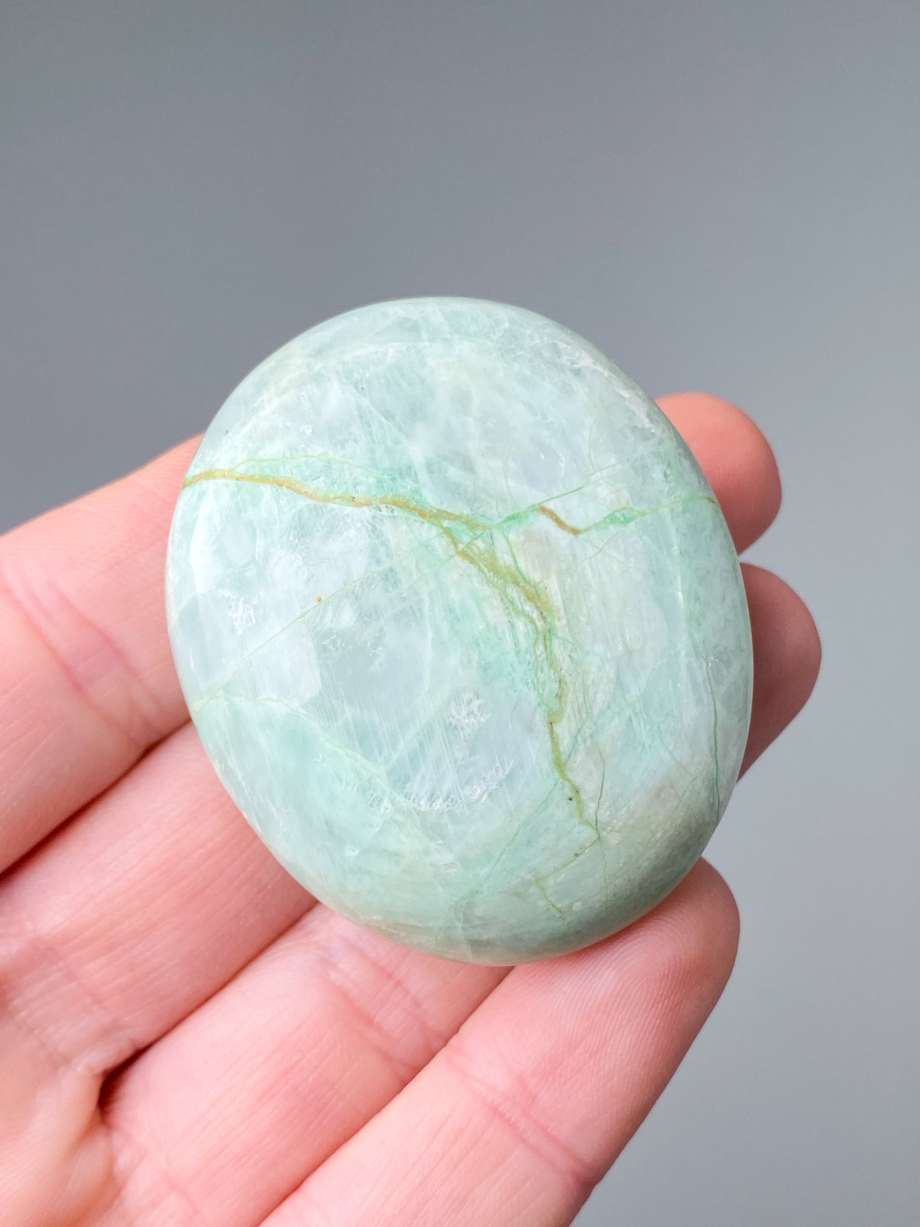 Grøn Månesten (Garnierit) Palmstone (Nr. 8)