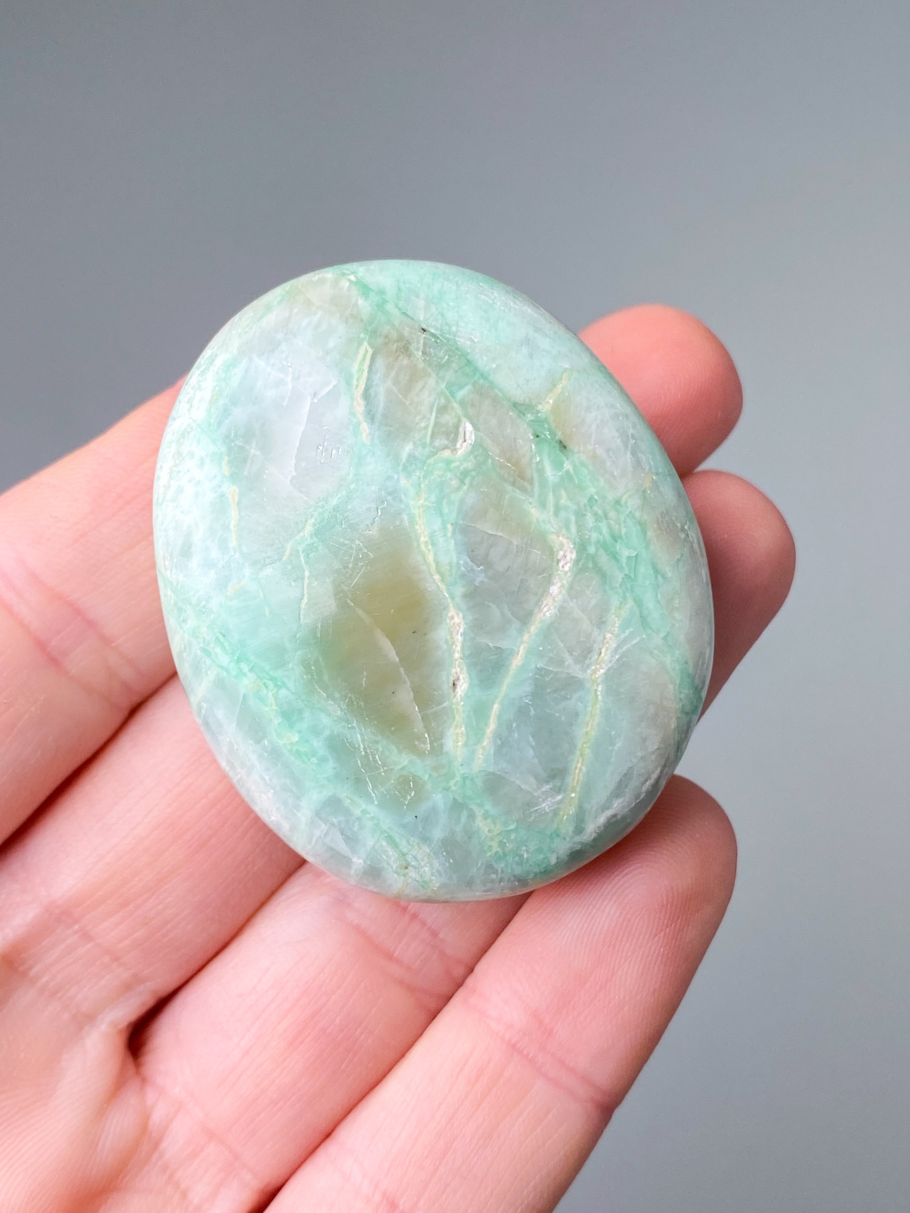 Grøn Månesten (Garnierit) Palmstone (Nr. 9)