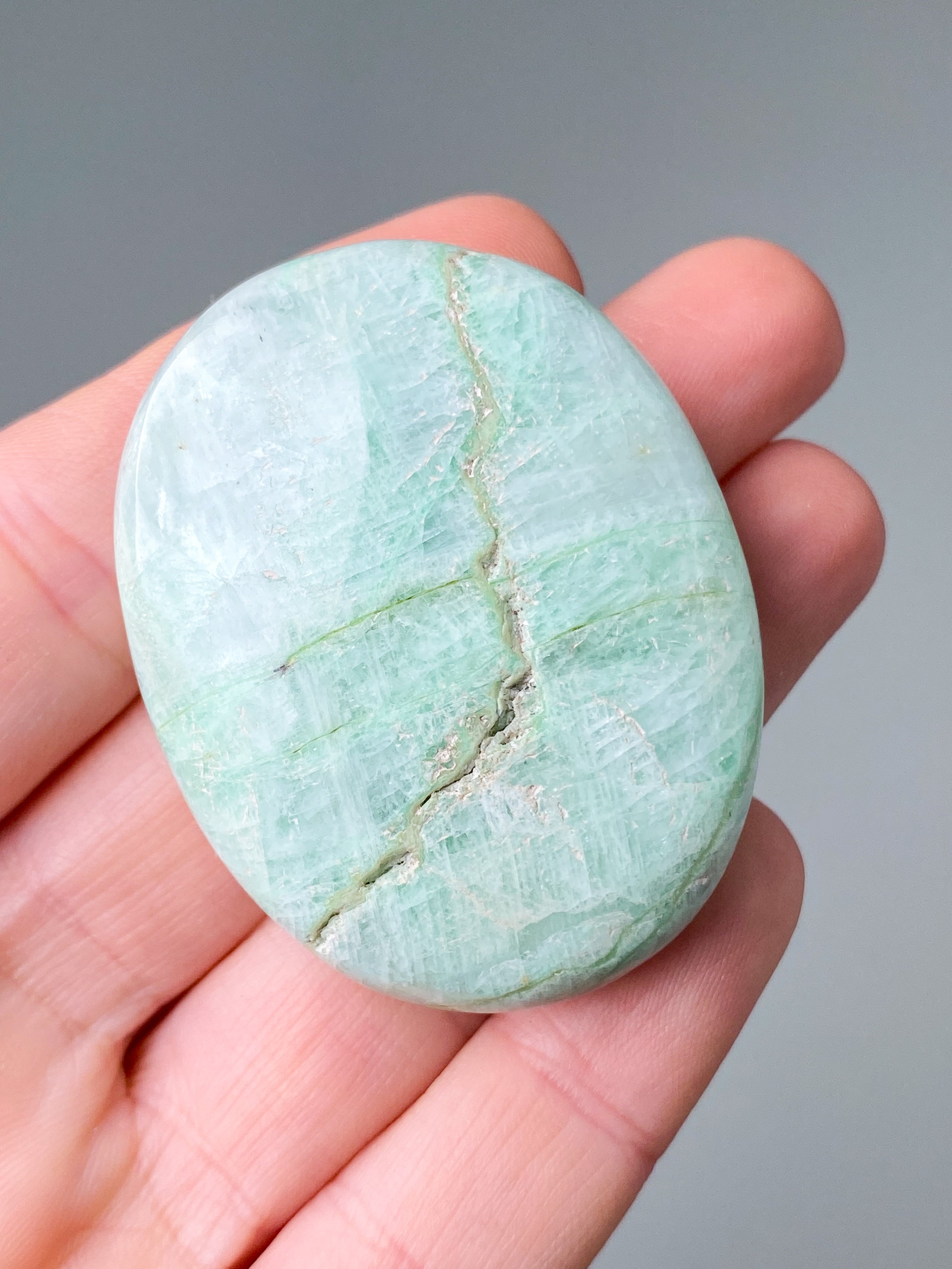 Grøn Månesten (Garnierit) Palmstone (Nr. 11)