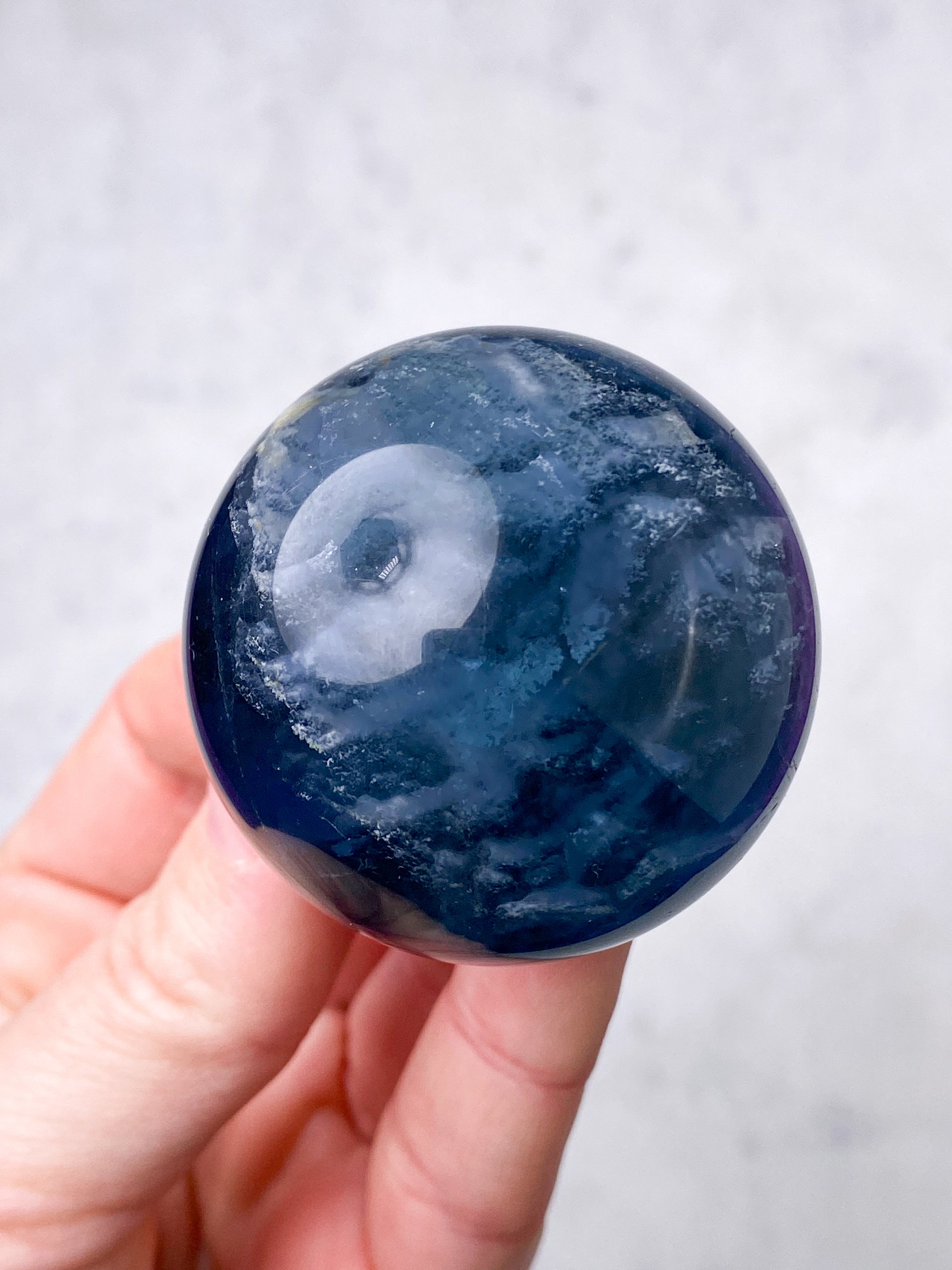 Blå Fluorit Kugle (Nr. 7)