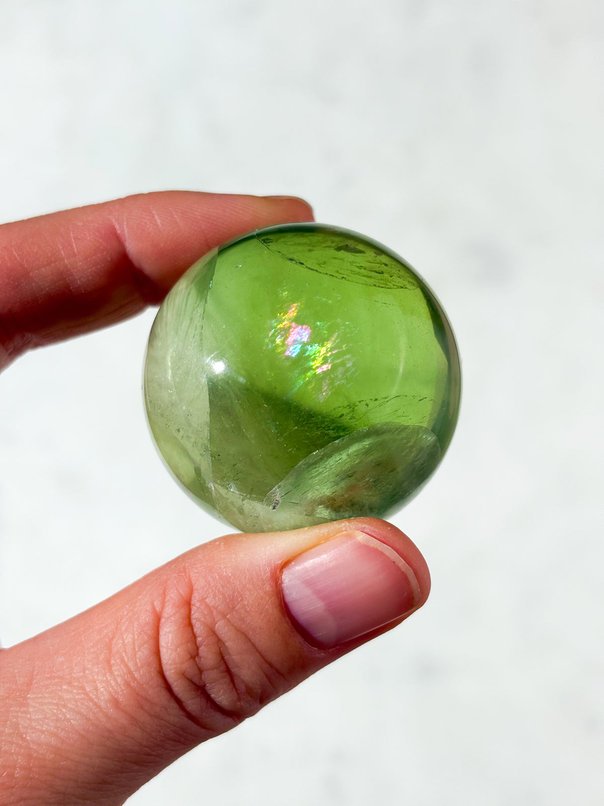 Apple Green Fluorit Kugle - Med Regnbue (Nr. 9)