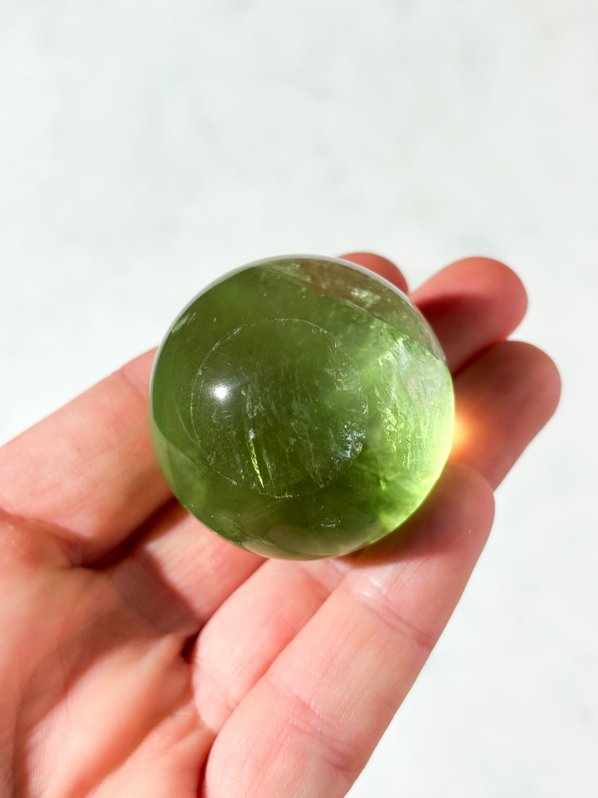 Apple Green Fluorit Kugle - Med Regnbue (Nr. 9)