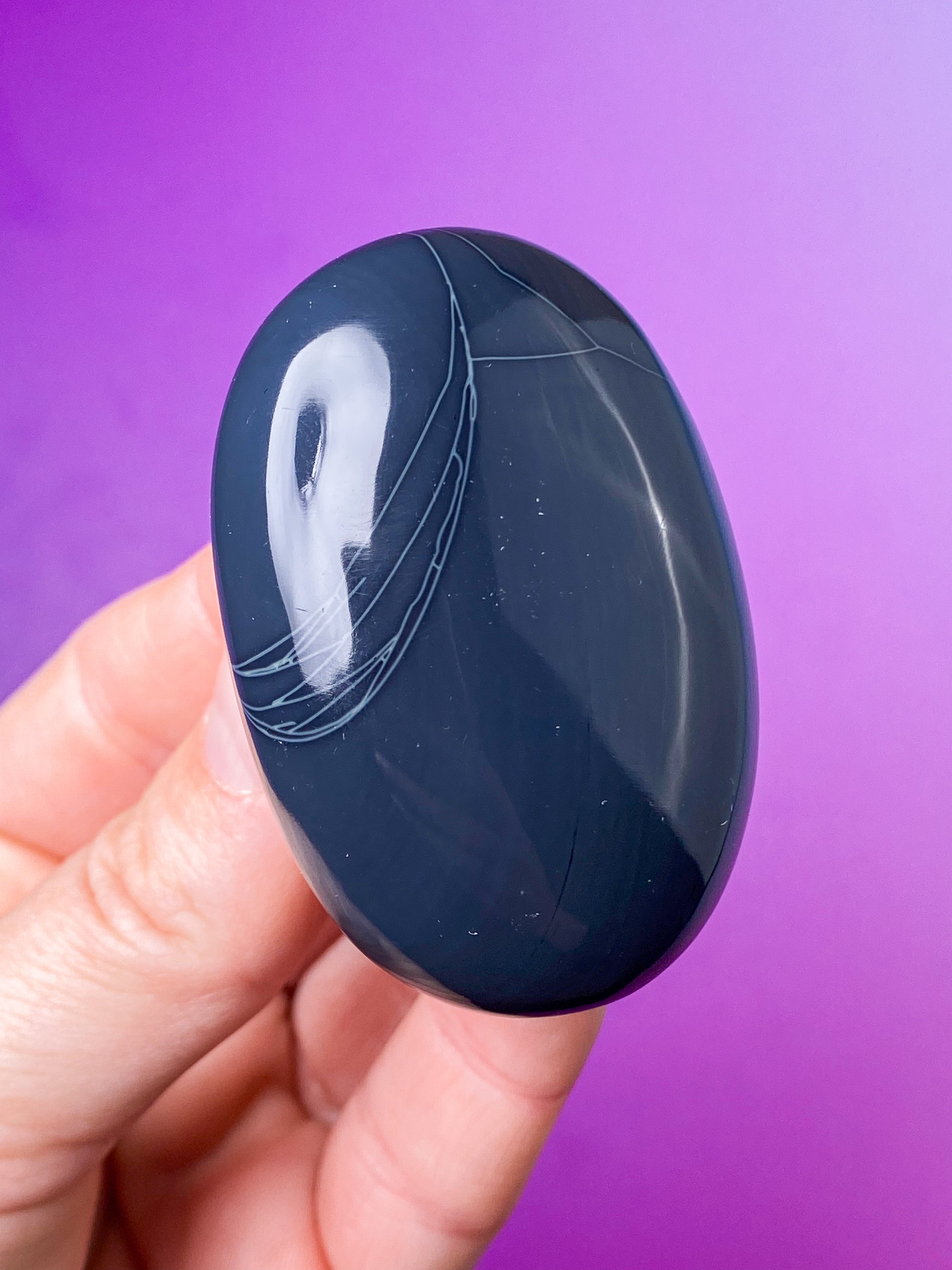 Spiderweb Obsidian Palmstone (Nr. 3)