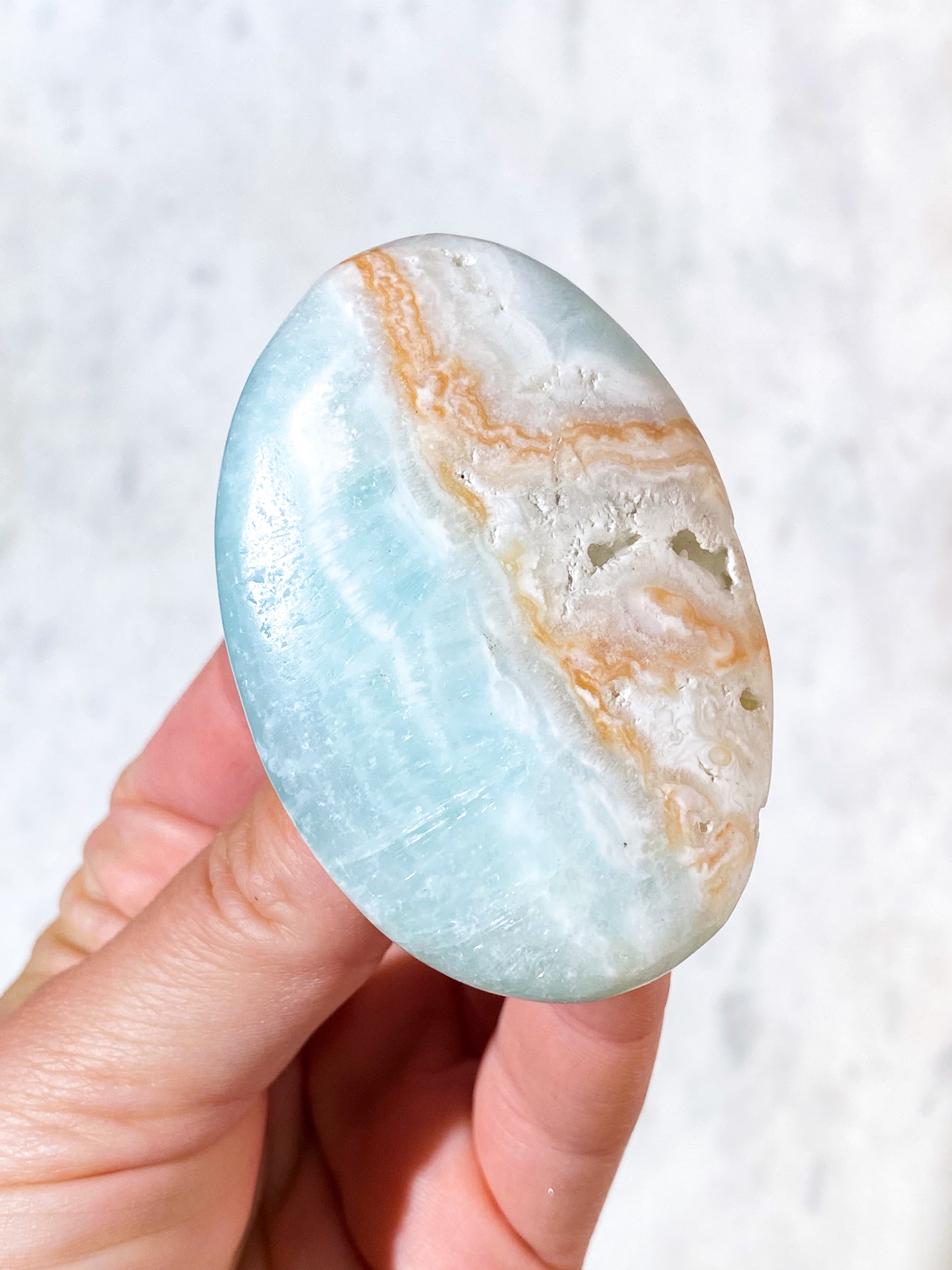 Caribisk Calcit Palmstone (Nr. 1)
