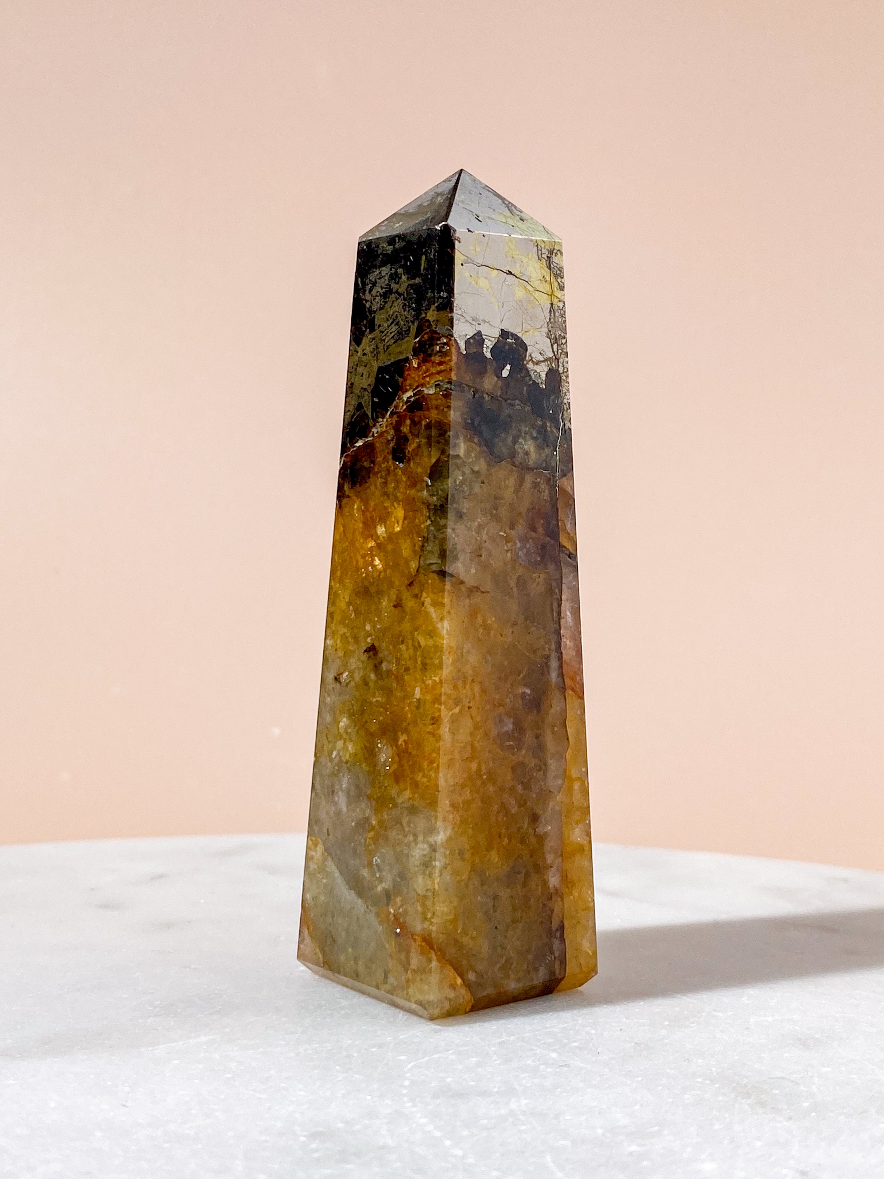 Golden Healer med Pyrit Tårn (Nr. 3)