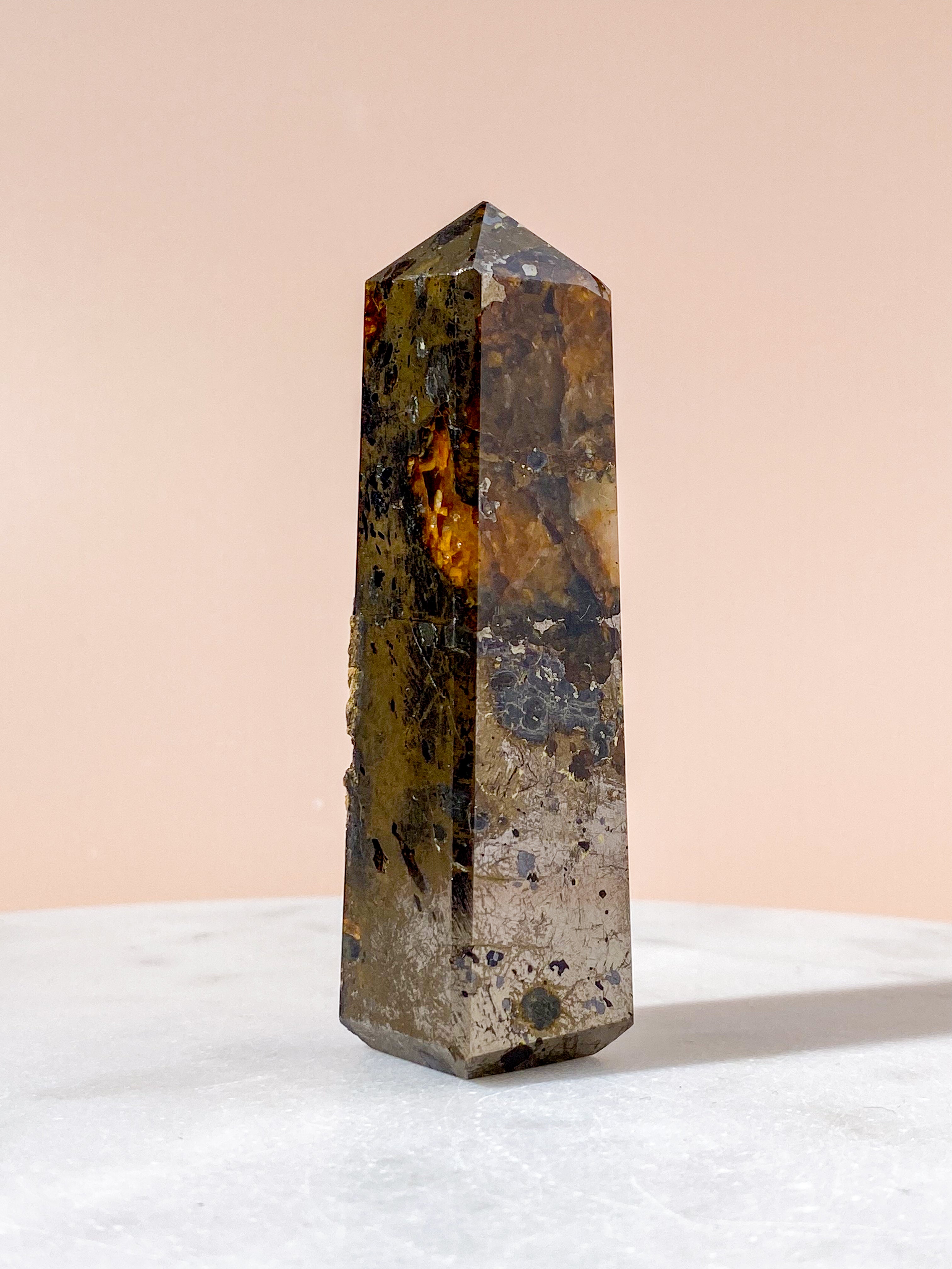 Golden Healer med Pyrit Tårn (Nr. 5)