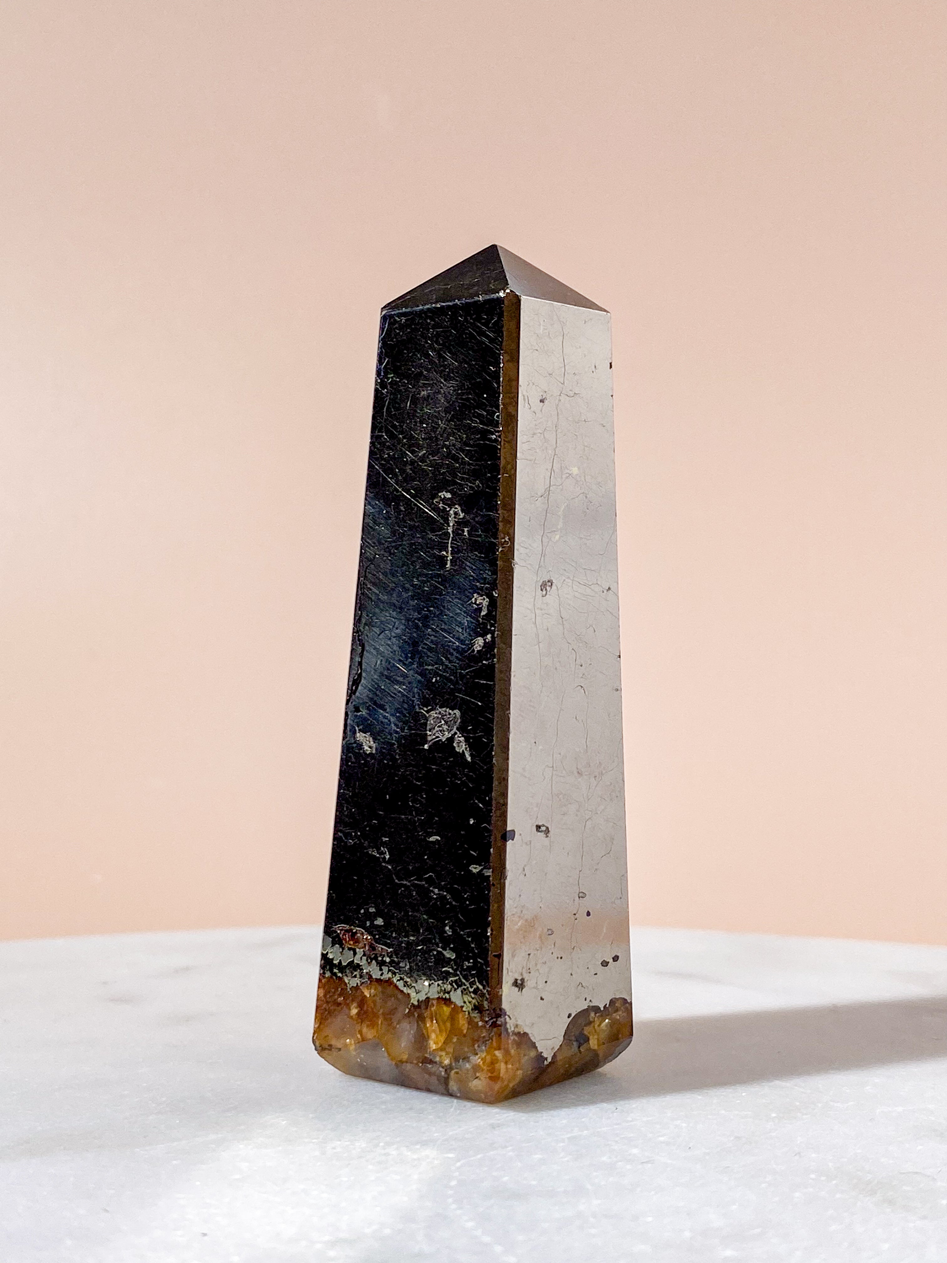 Golden Healer med Pyrit Tårn (Nr. 9)