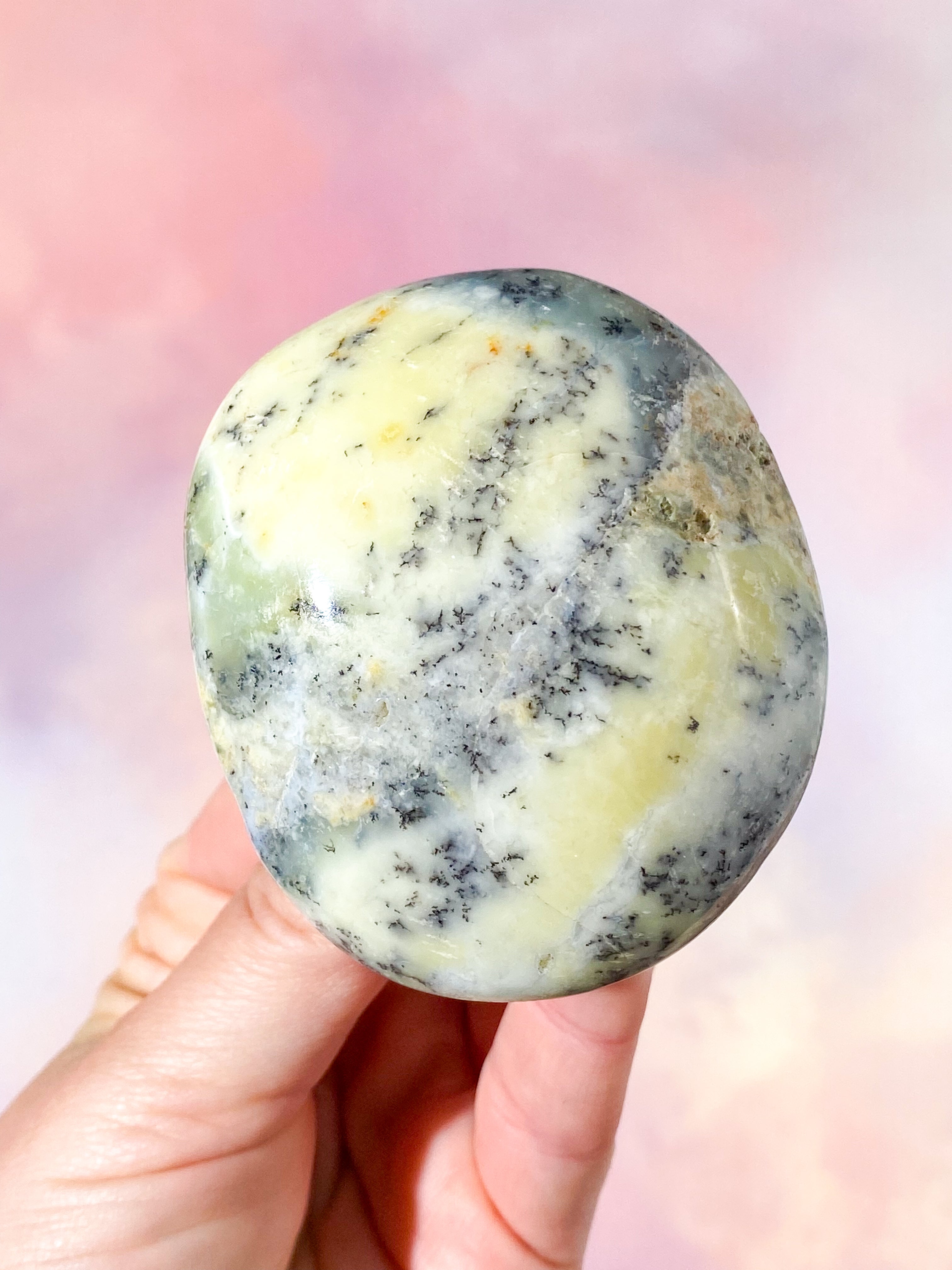 Grøn Dendrit Opal Palmstone (Nr. 4)