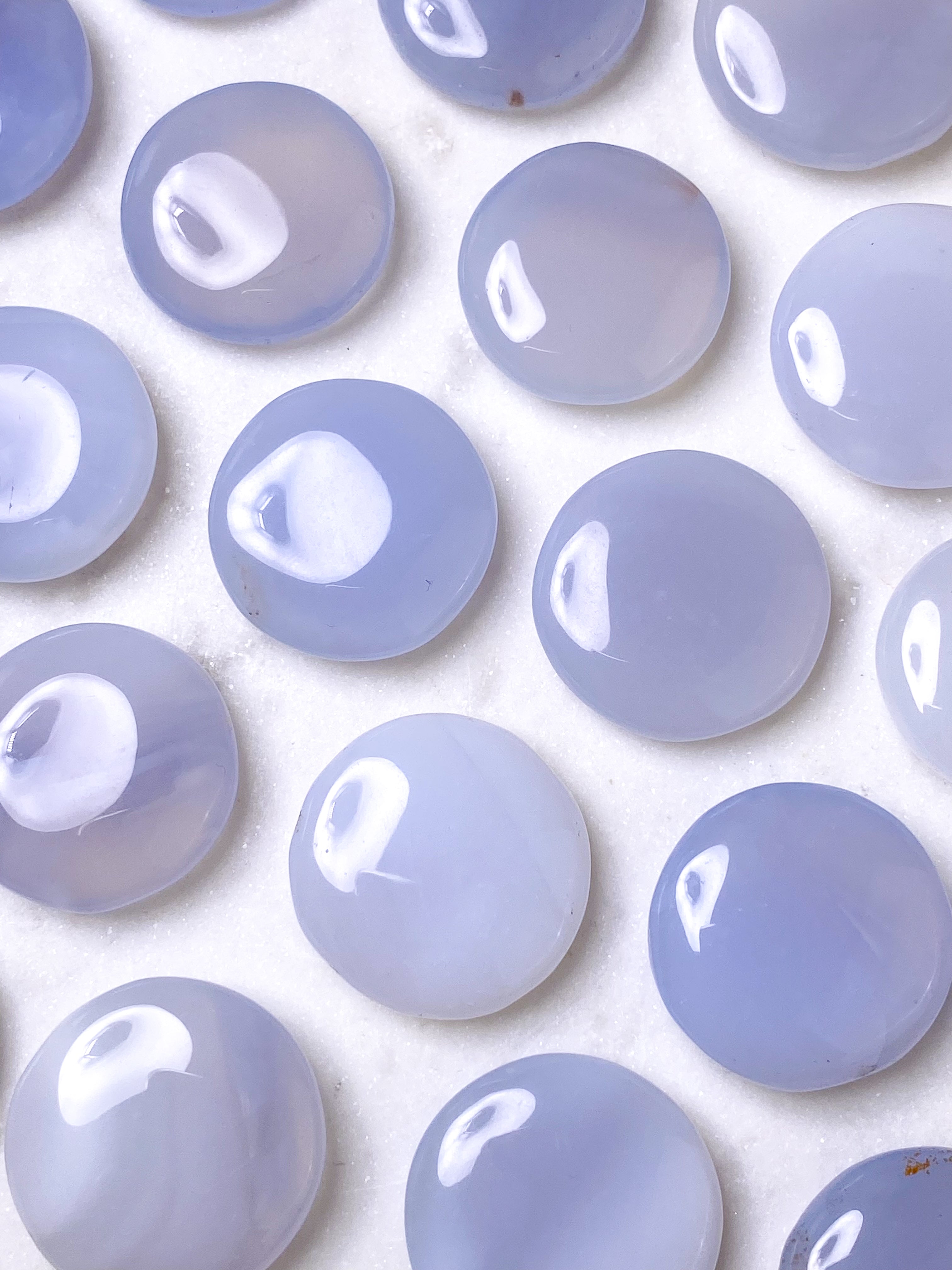 Blå Chalcedon Mini Disc (Flad Poleret Lommesten)
