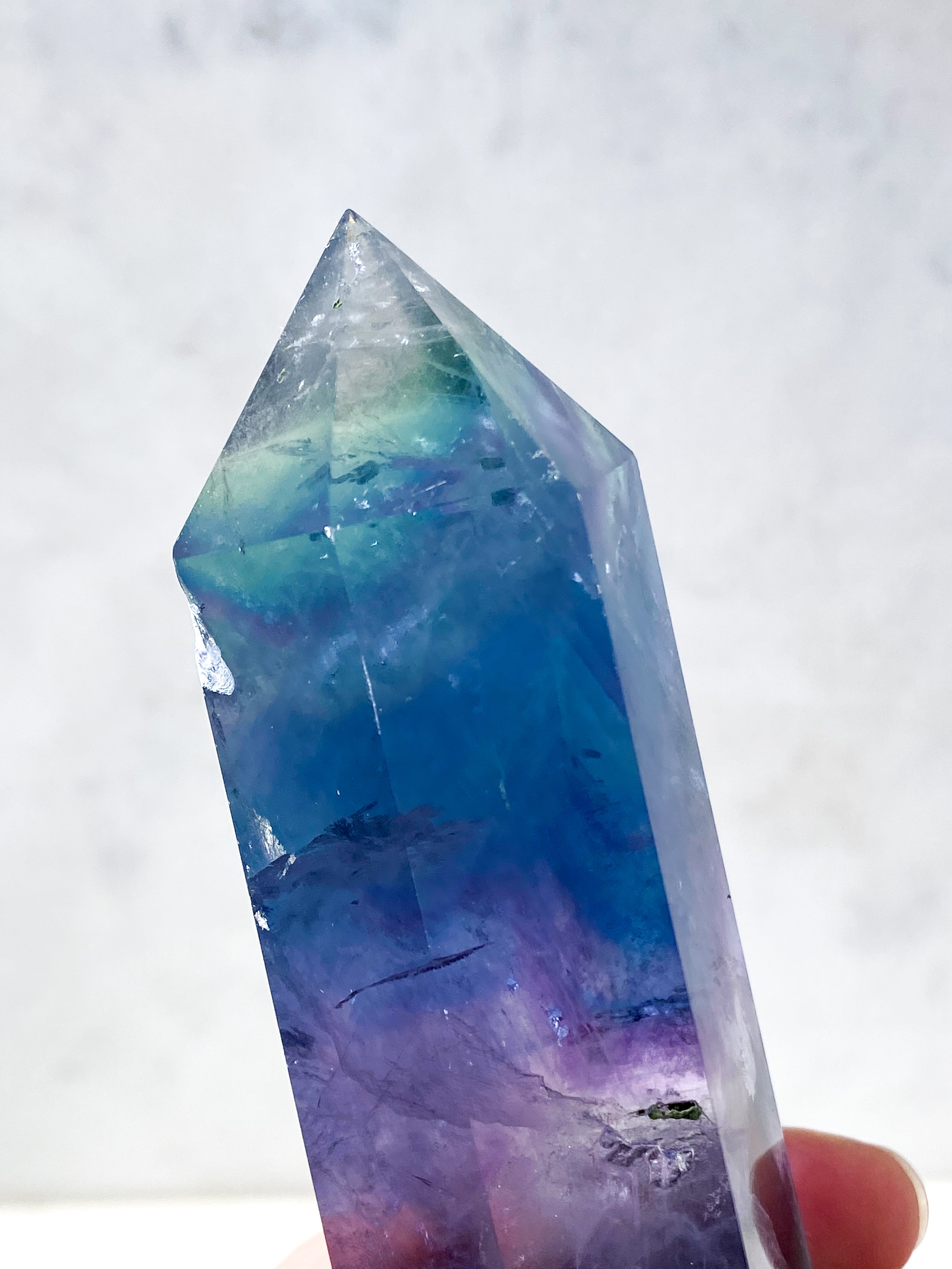 Jättestorn av regnbågsfluorit (nr 15)