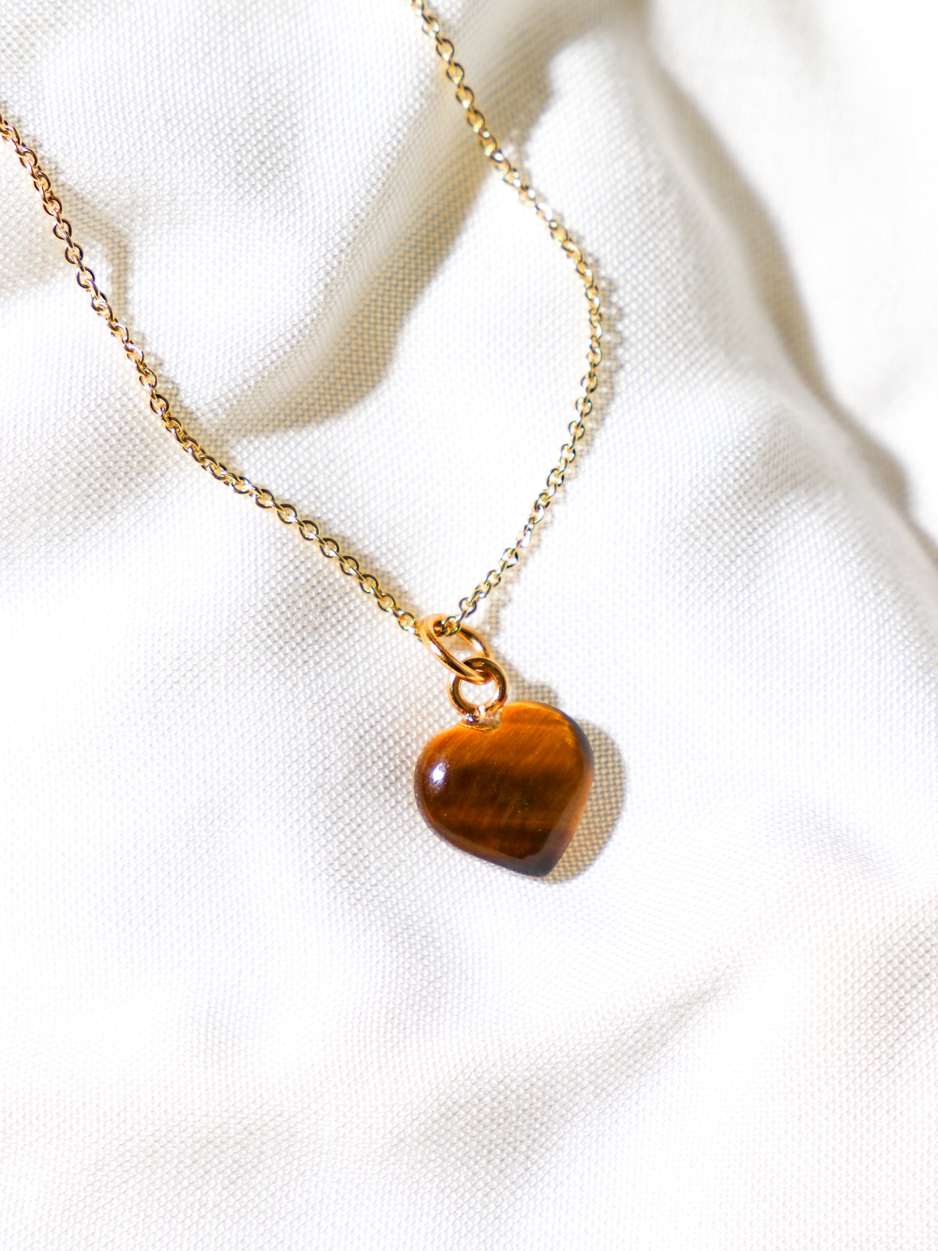 Tigerøje MINI Hjerte Halskæde