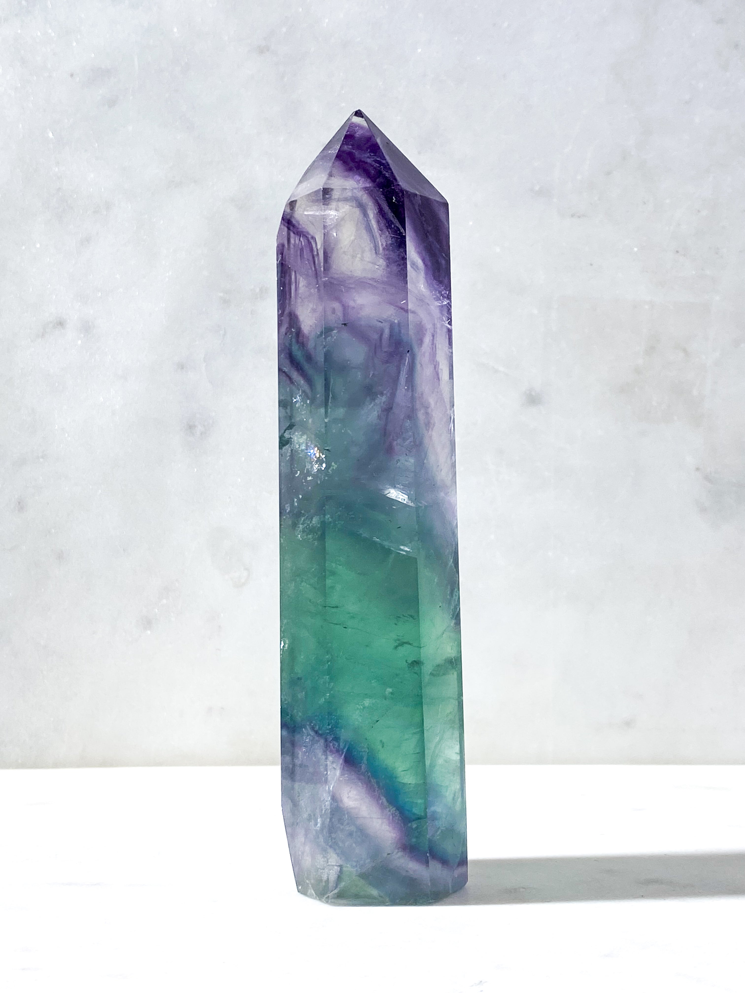 Jättestorn av regnbågsfluorit (nr 23)