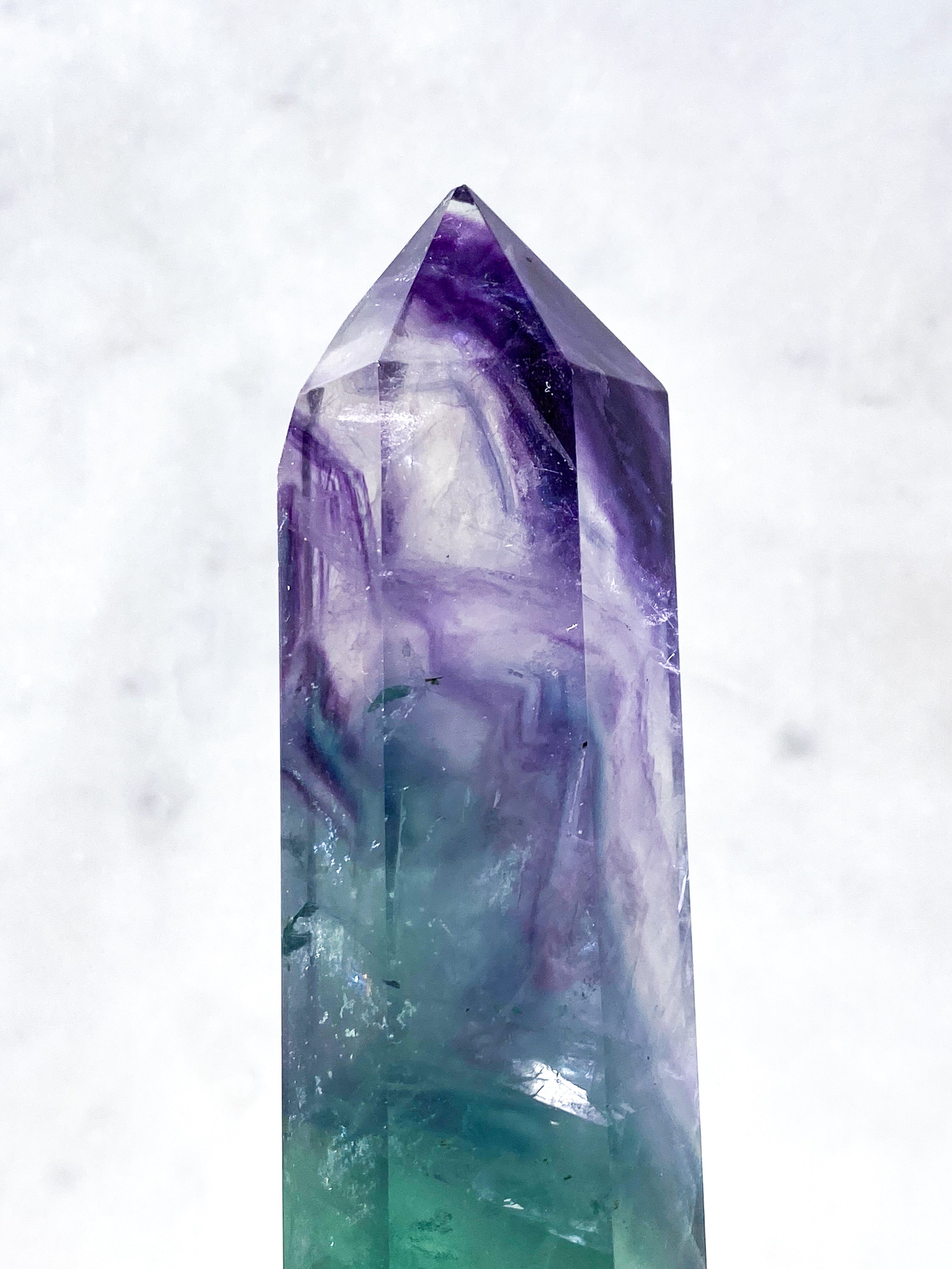 Jättestorn av regnbågsfluorit (nr 23)