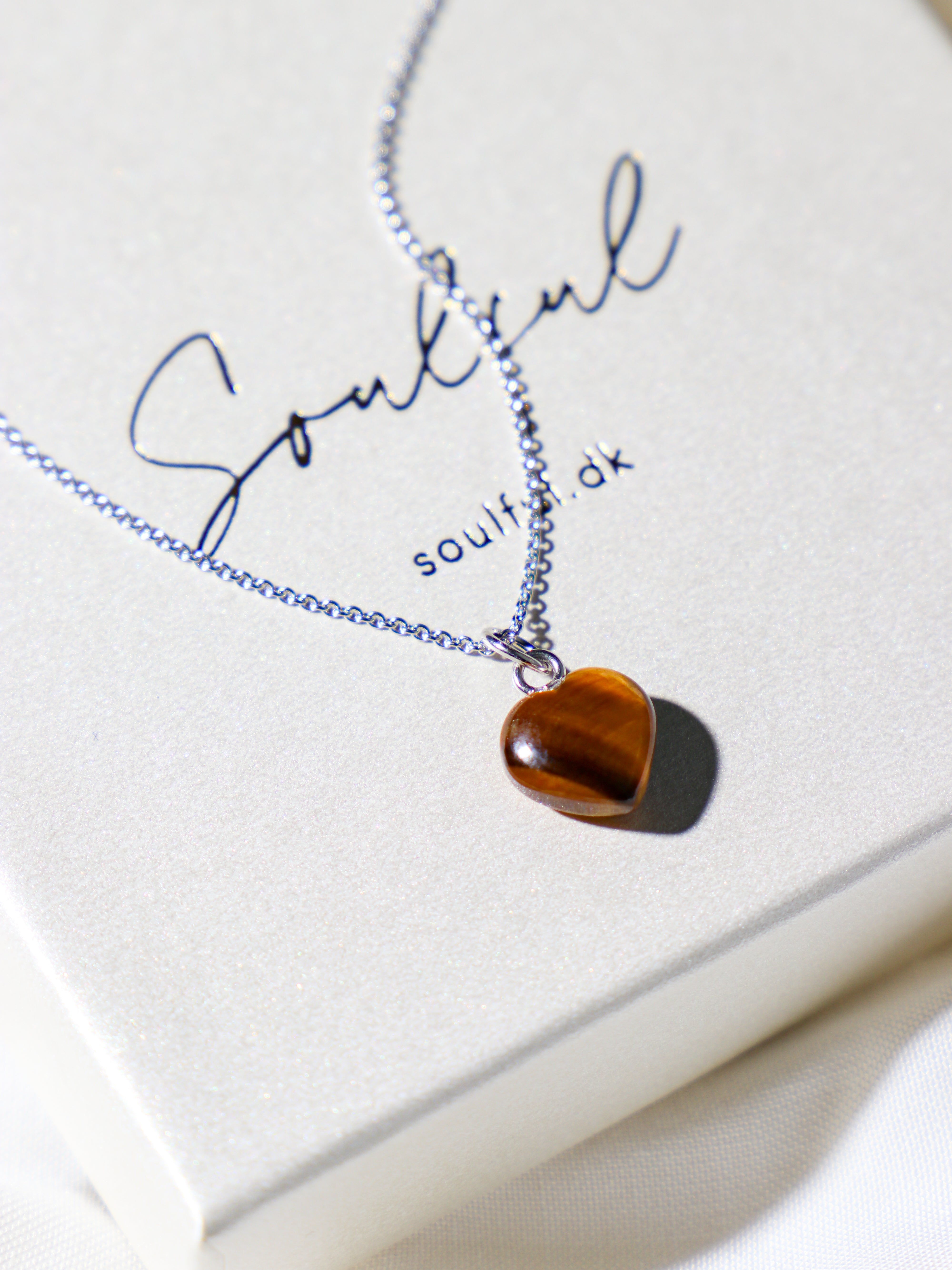 Tigerøje MINI Hjerte Halskæde