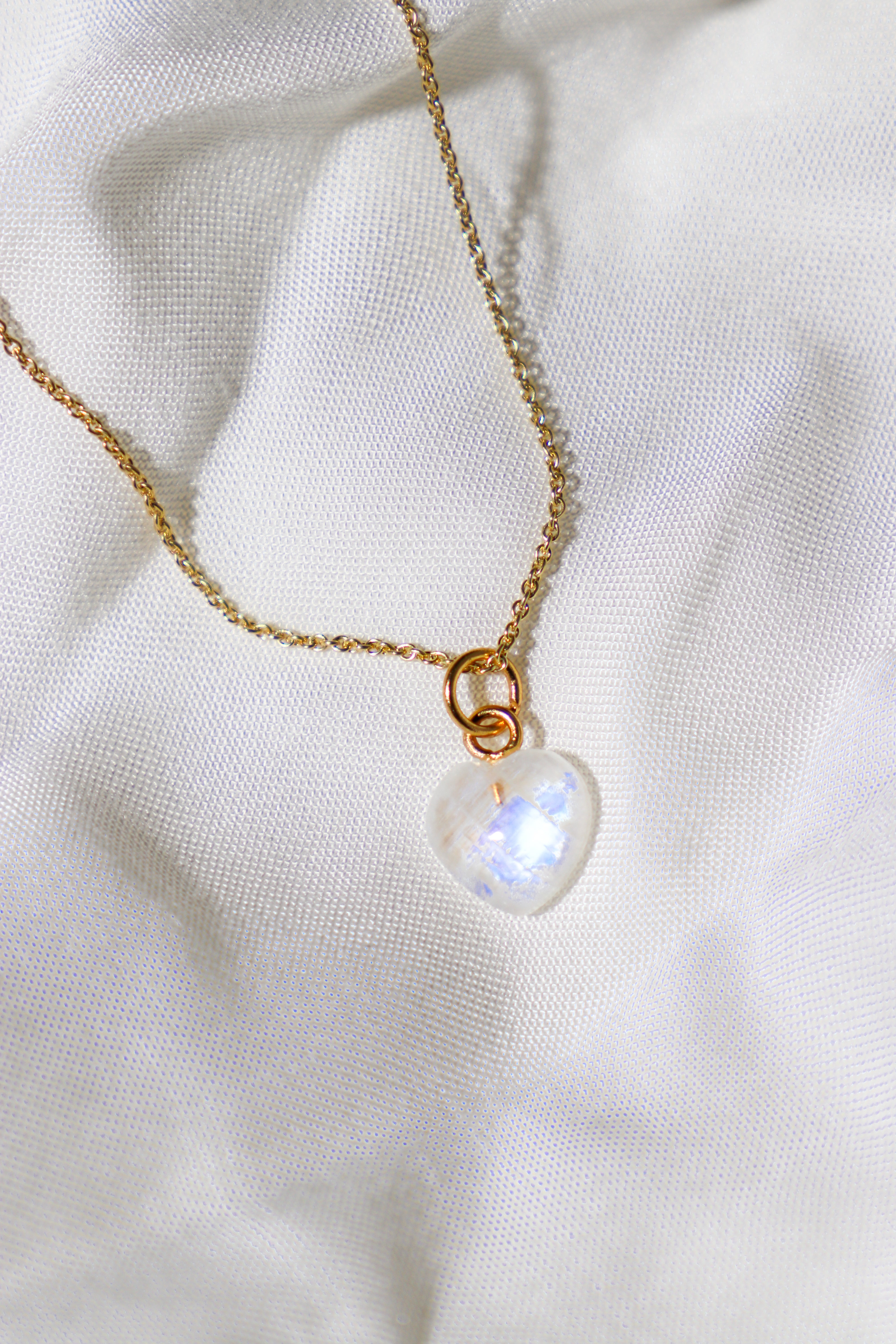 Regnbue Månesten MINI Hjerte Halskæde