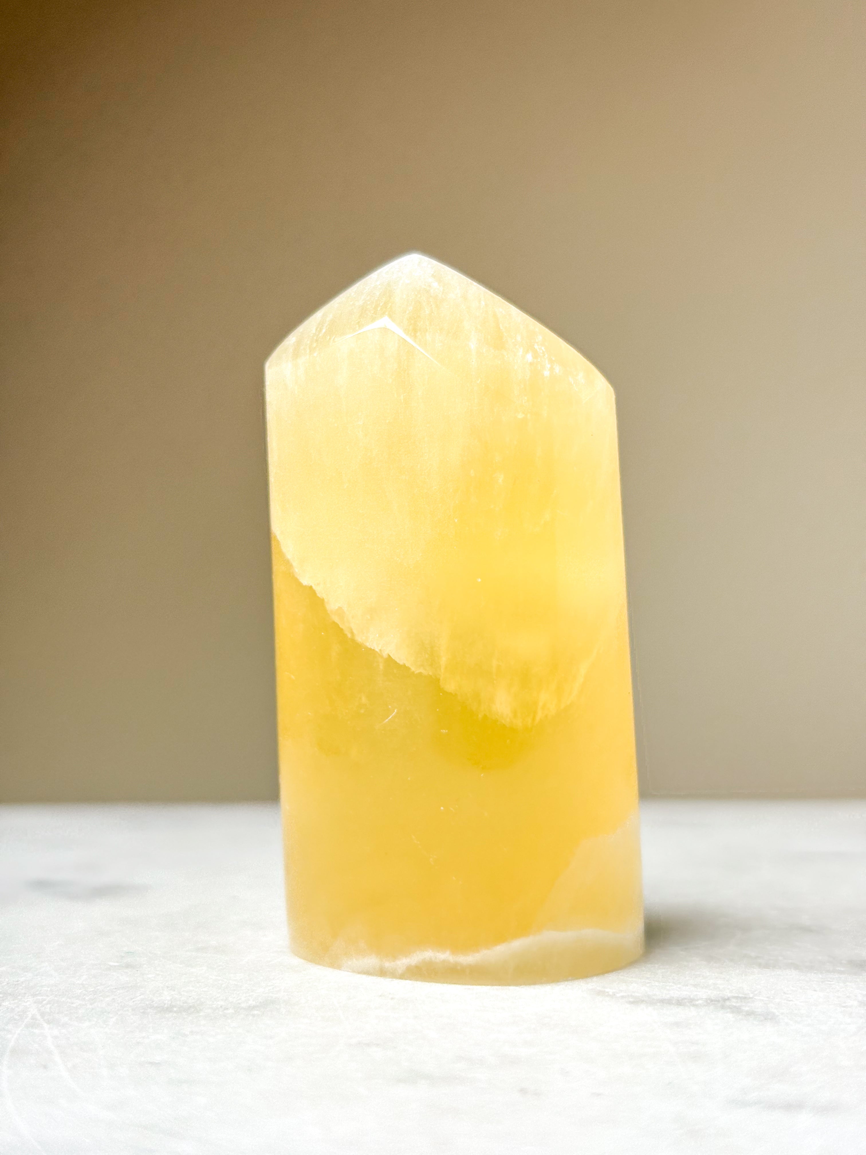 Honeycomb Calcit Tårn (Nr. 18)