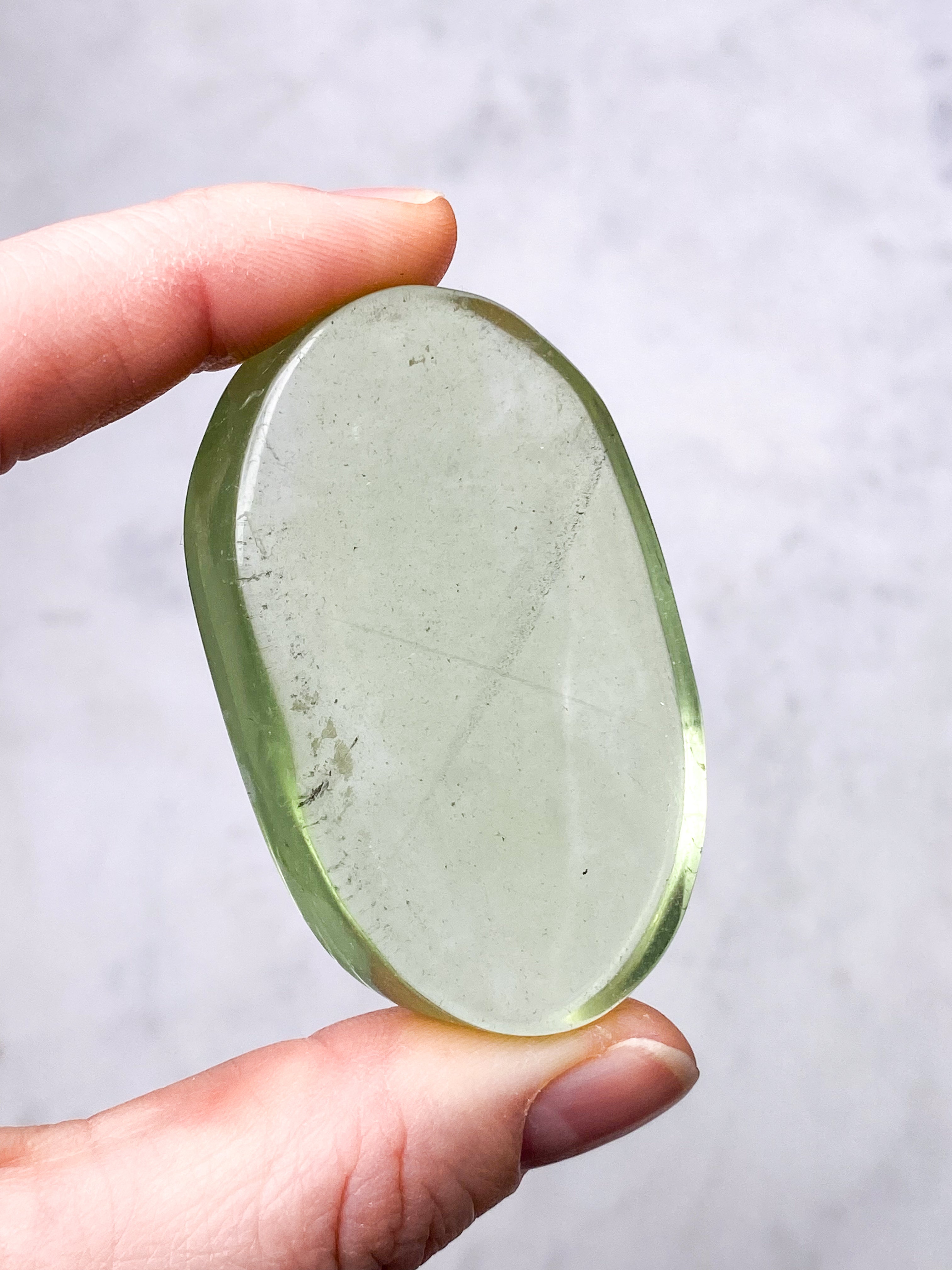 Green Apple Fluorit Palmstone (Nr. 24) (Eksklusiv)