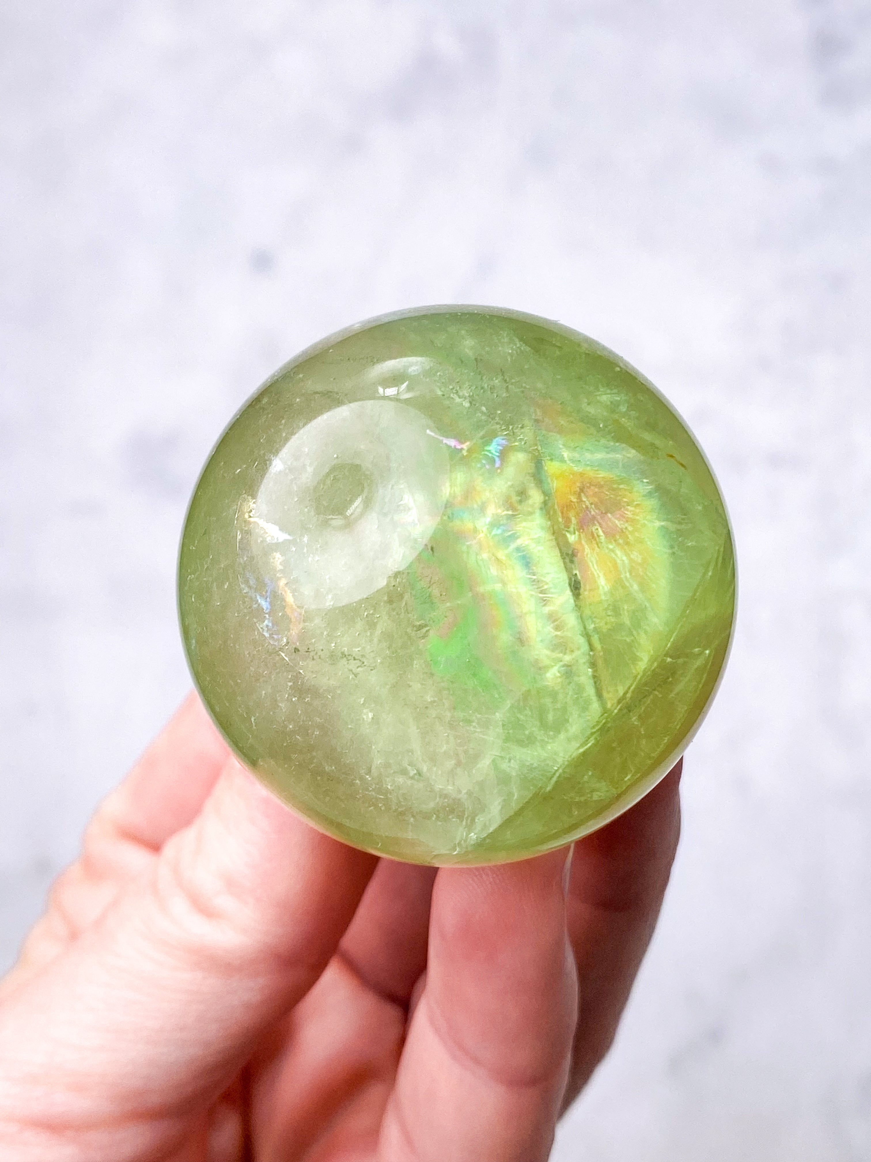 Regnbue Green Apple Fluorit Kugle (Nr. 6) (Eksklusiv)