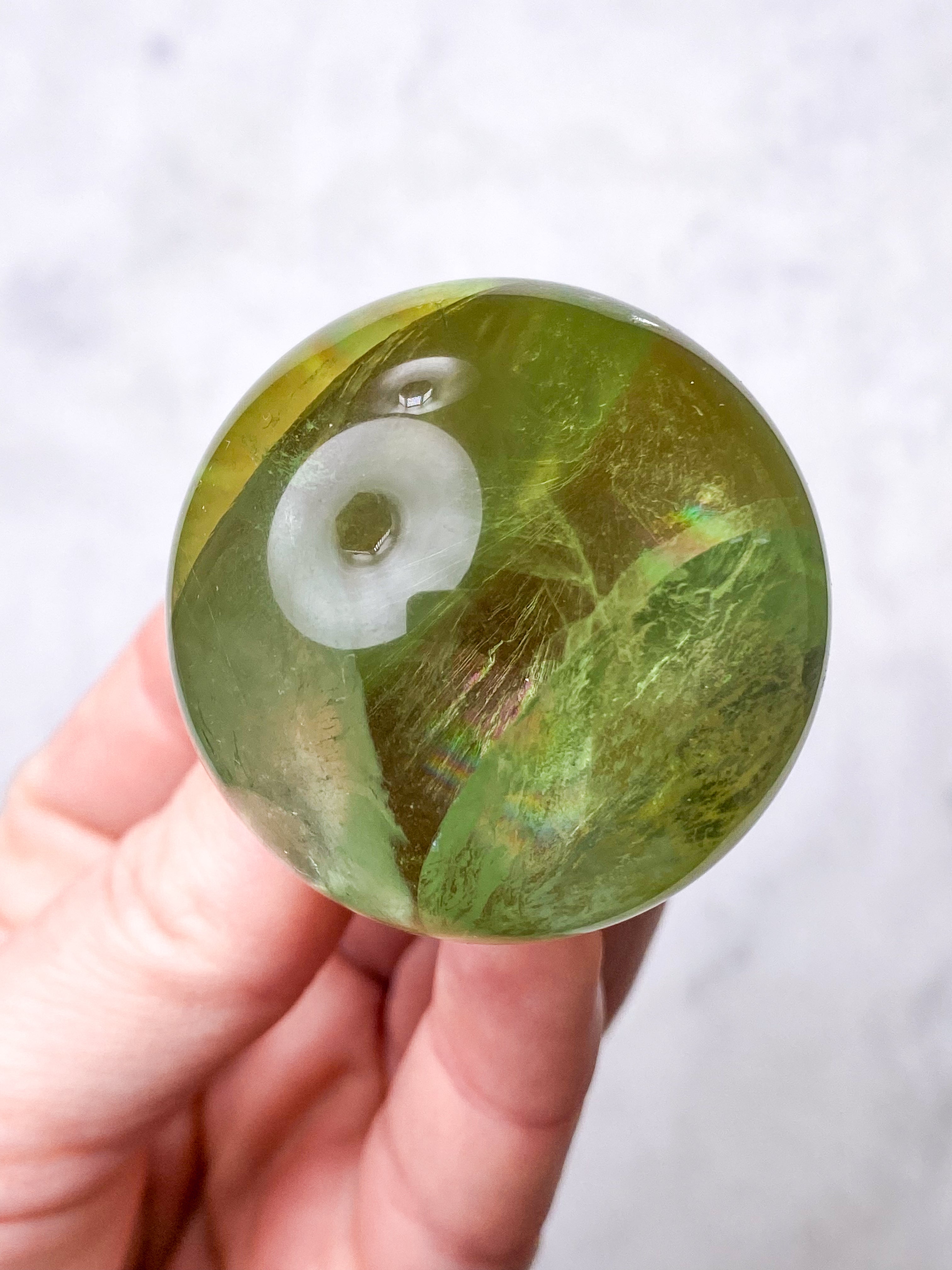 Regnbue Green Apple Fluorit Kugle (Nr. 15) (Eksklusiv)