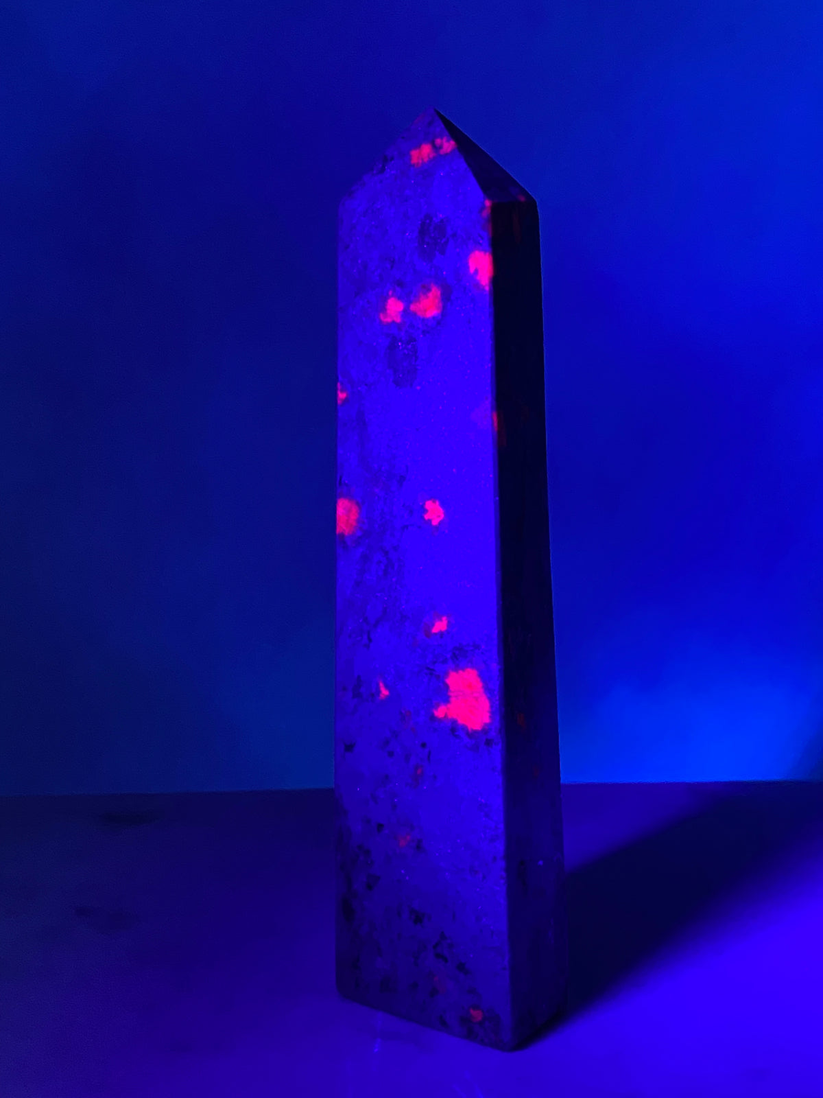 Rubin Fuchsit Tårn (Nr. 1) - UV Reaktiv