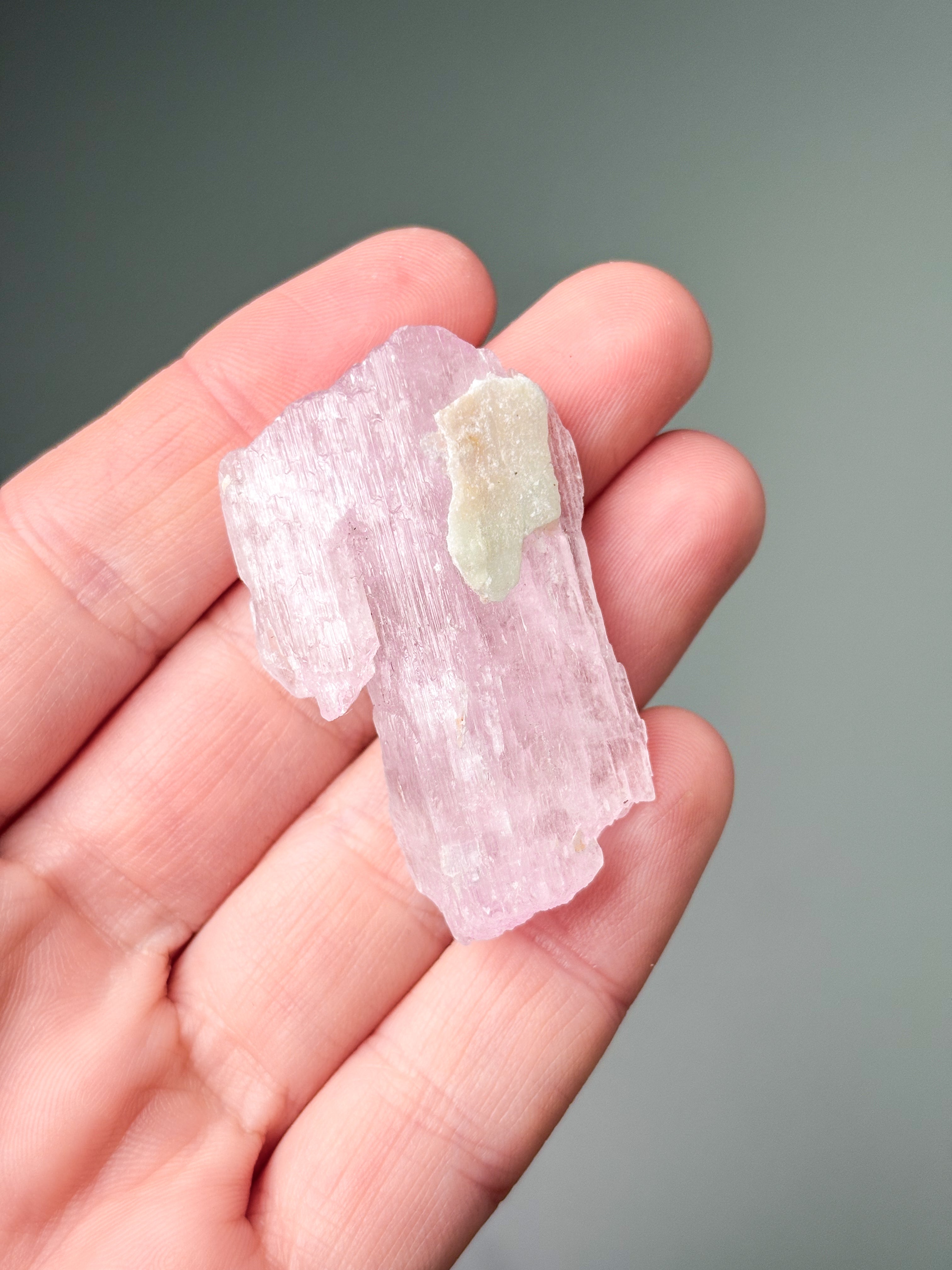 Kunzit Rå (Nr. 2) Eksklusiv Kvalitet