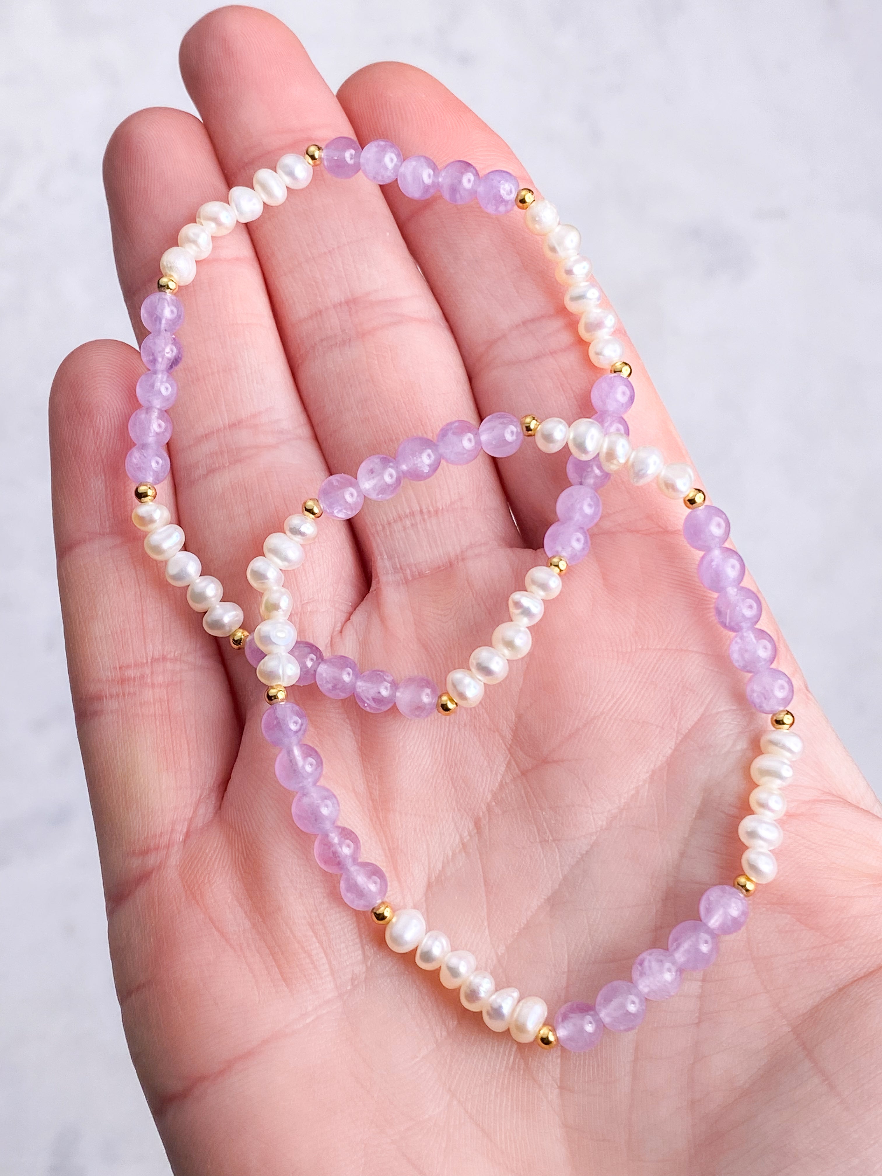 Lavendel Ametyst & Ferskvandsperle Armbånd