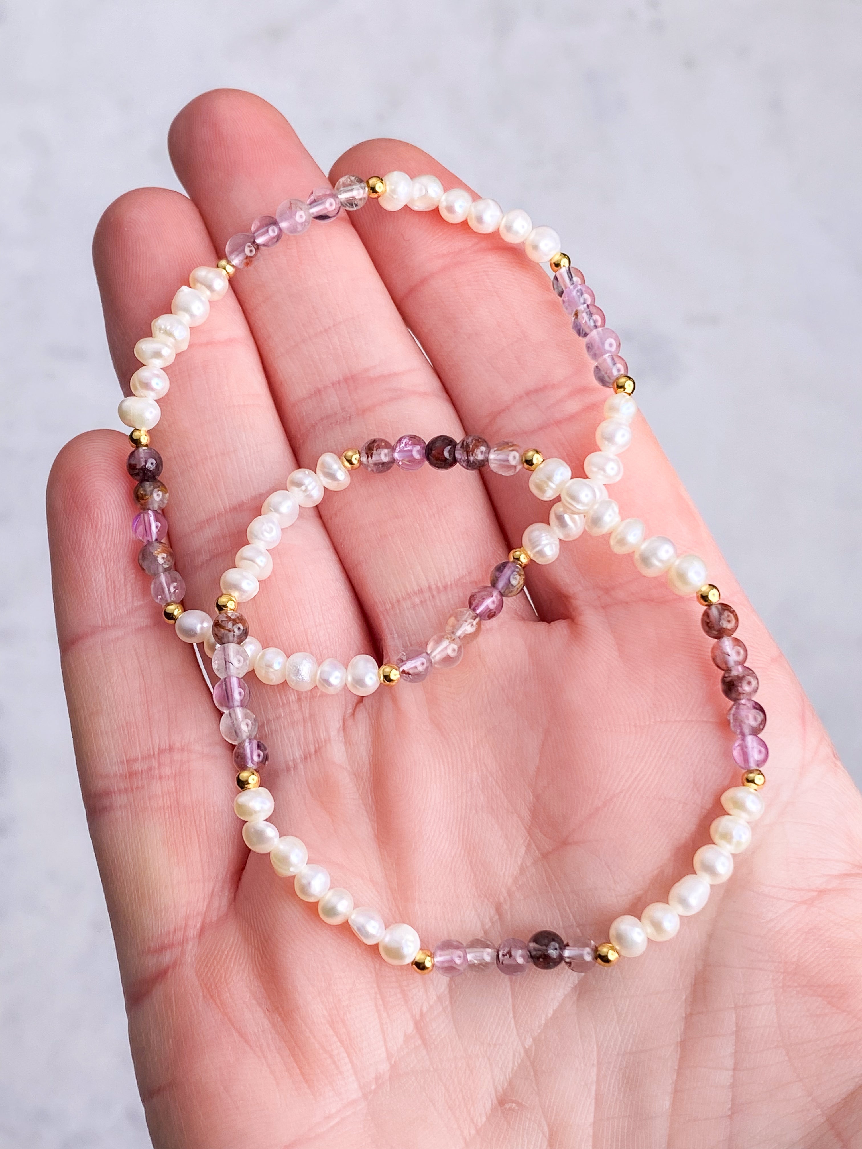 Super Seven & Ferskvandsperle Armbånd