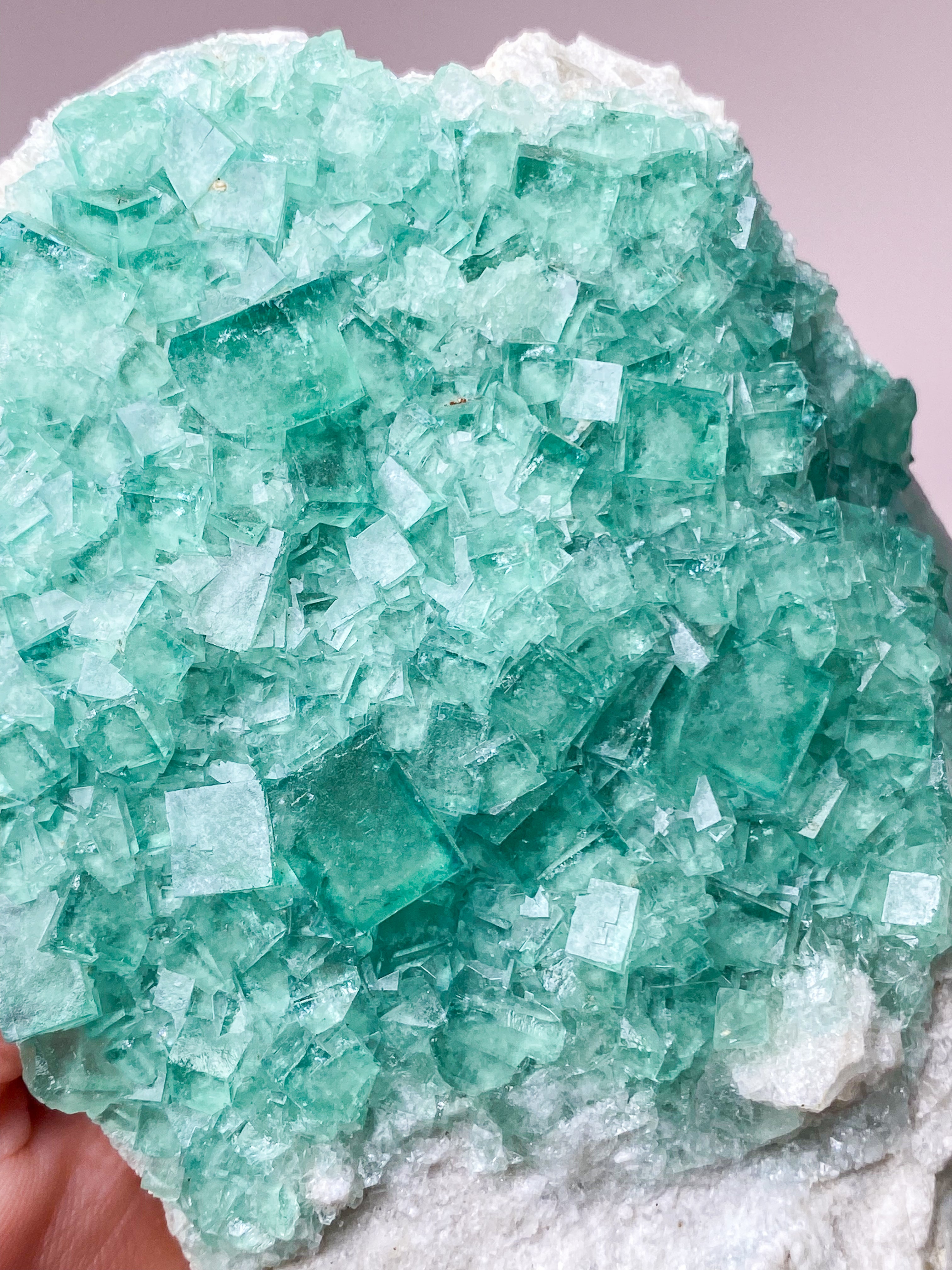 Grøn Kubisk Fluorit Klynge (Nr. 8) Eksklusiv Kvalitet