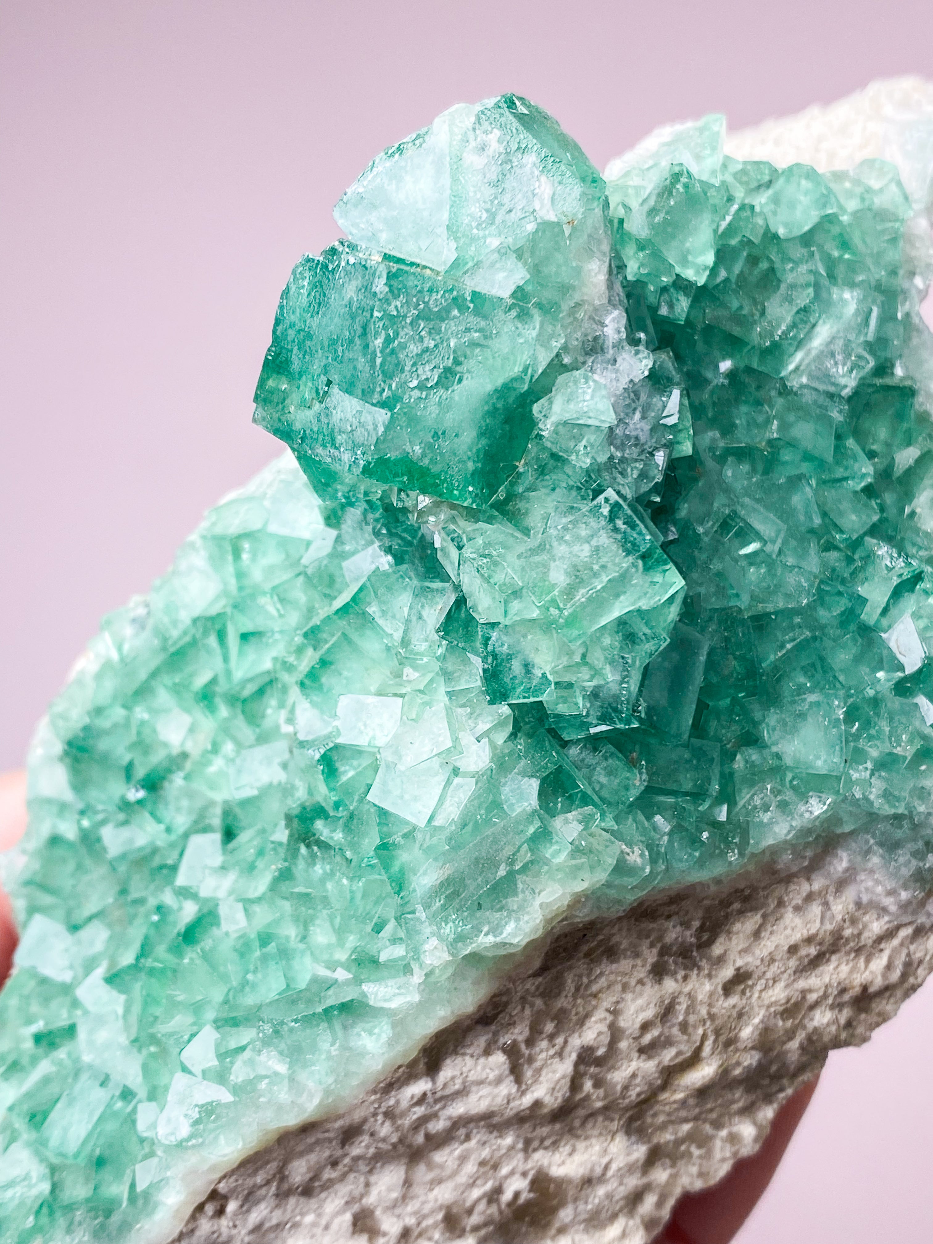 Grøn Kubisk Fluorit Klynge (Nr. 13) Eksklusiv Kvalitet