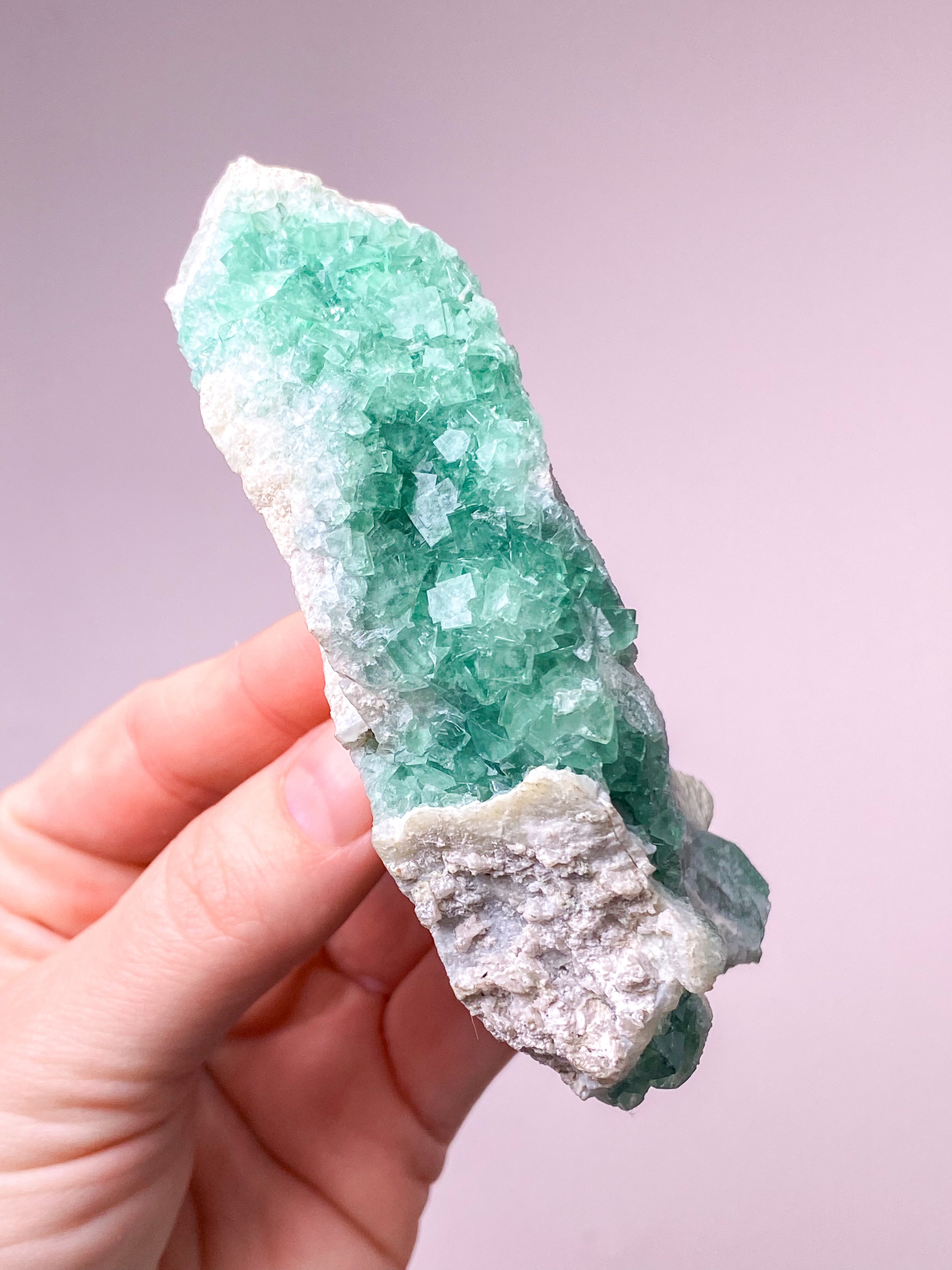 Grøn Kubisk Fluorit Klynge (Nr. 16) Eksklusiv Kvalitet