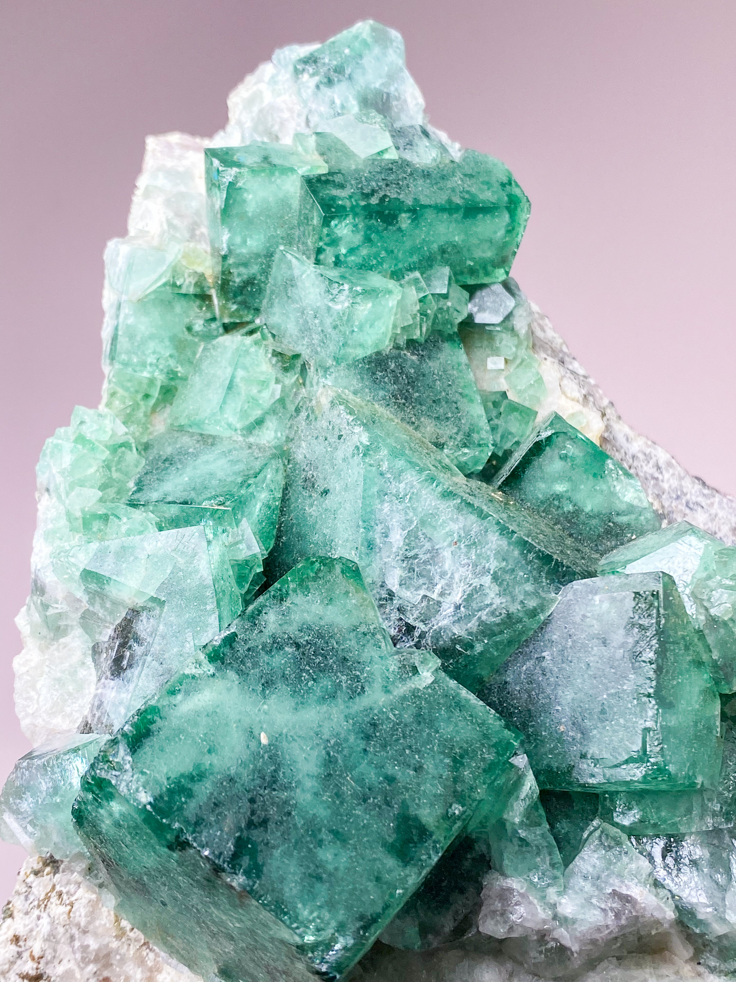 Grøn Kubisk Fluorit Klynge (Nr. 17) Eksklusiv Kvalitet