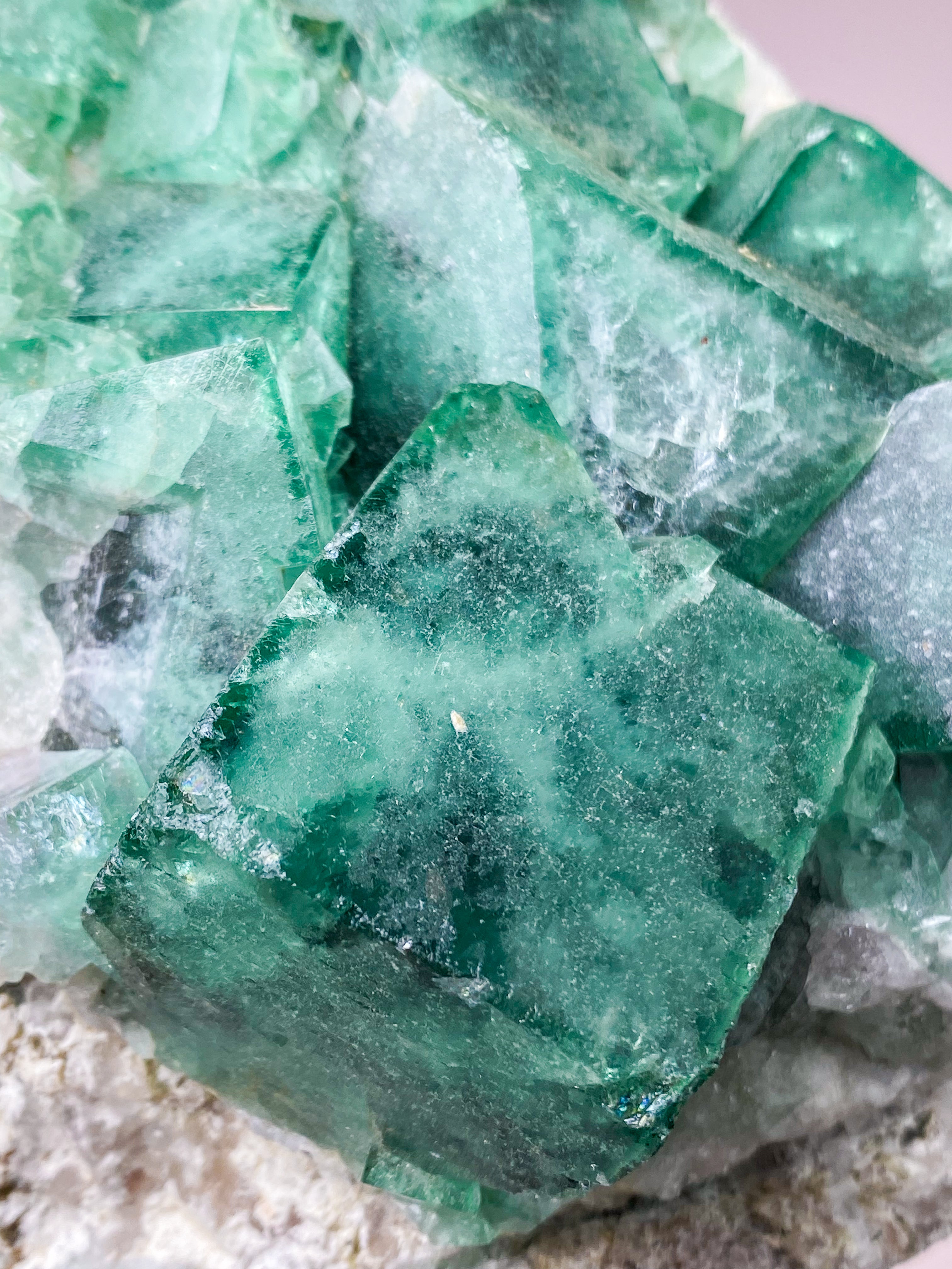 Grøn Kubisk Fluorit Klynge (Nr. 17) Eksklusiv Kvalitet