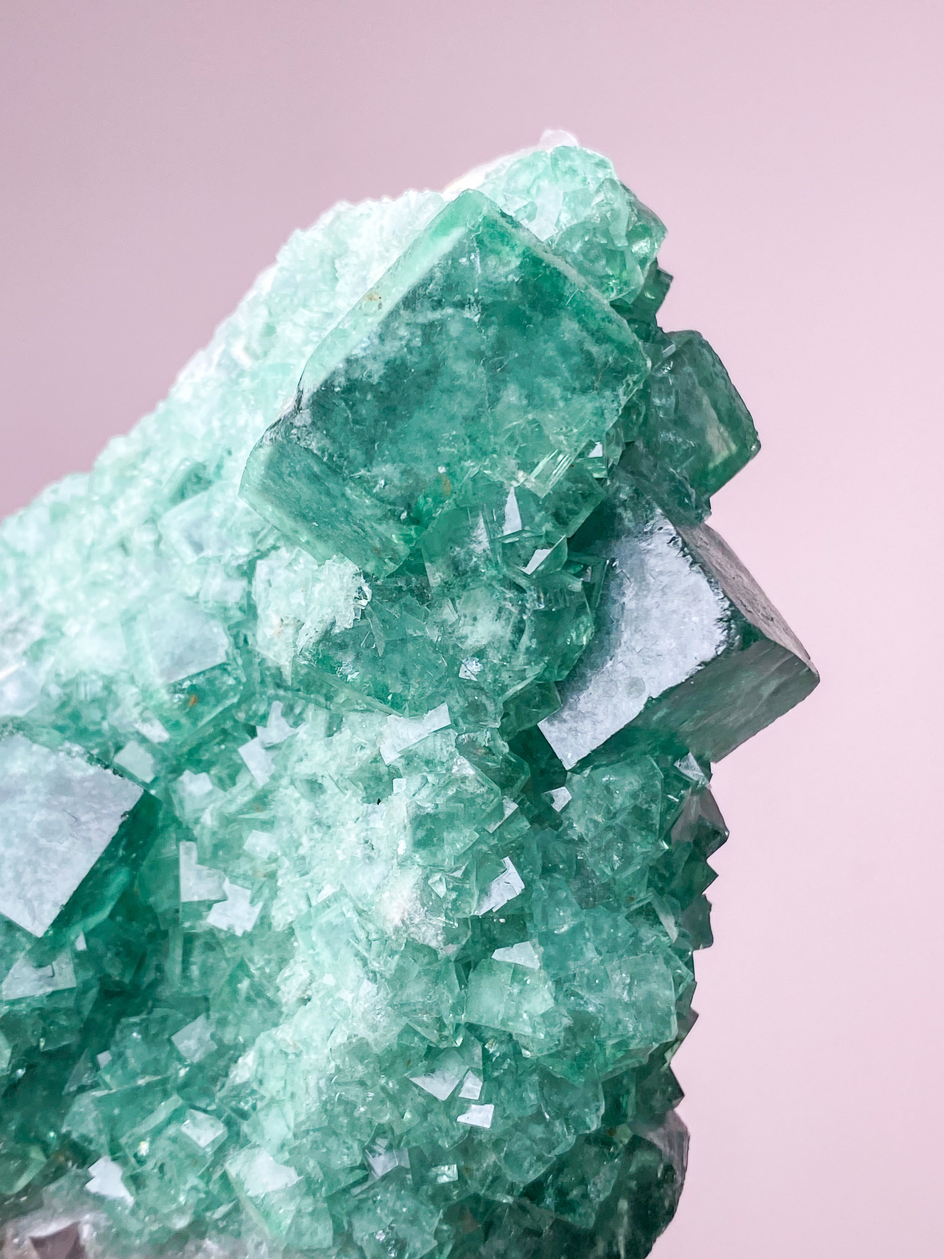 Grøn Kubisk Fluorit Klynge (Nr. 19) Eksklusiv Kvalitet