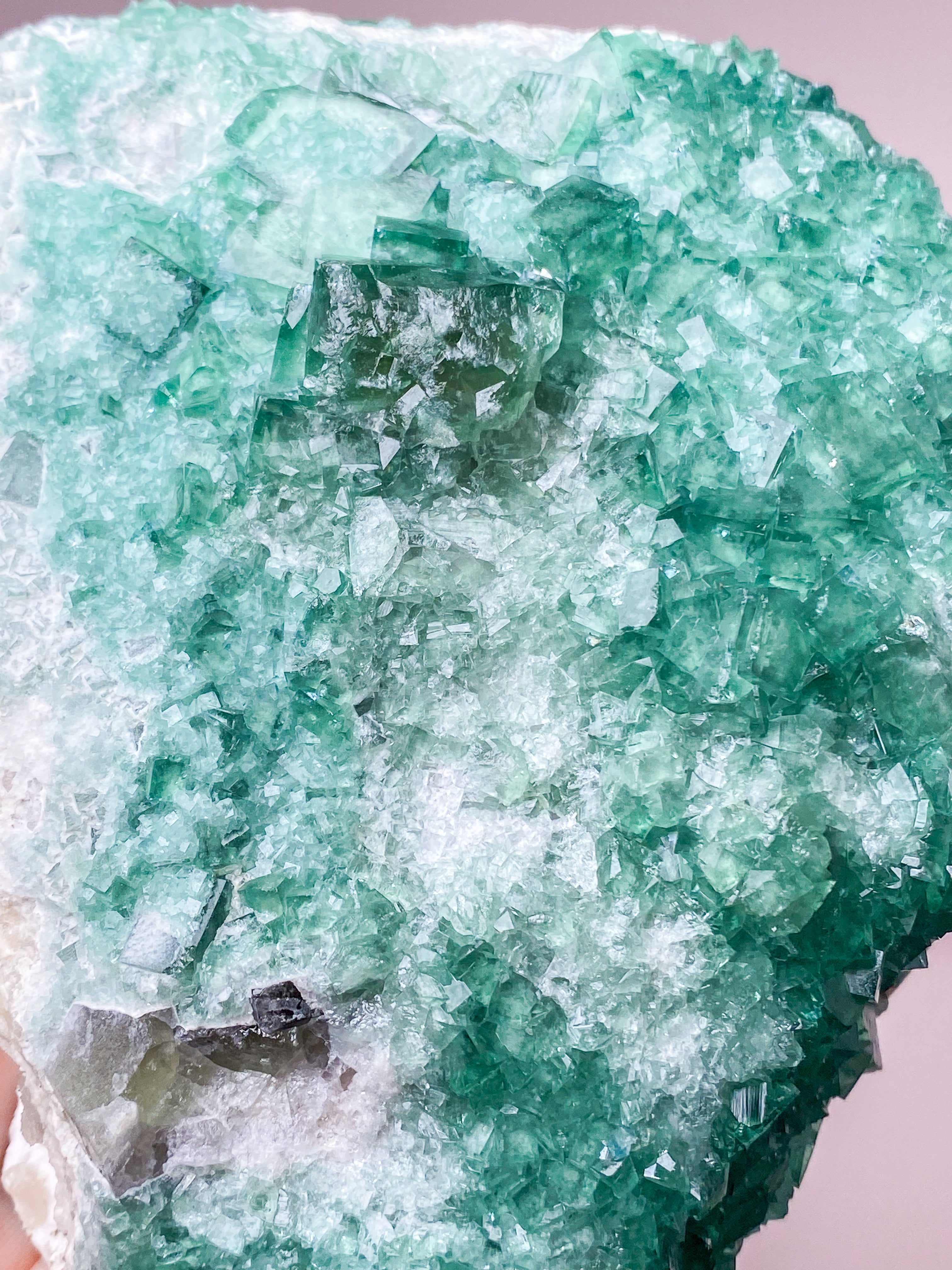 Grøn Kubisk Fluorit Klynge (Nr. 21) Eksklusiv Kvalitet