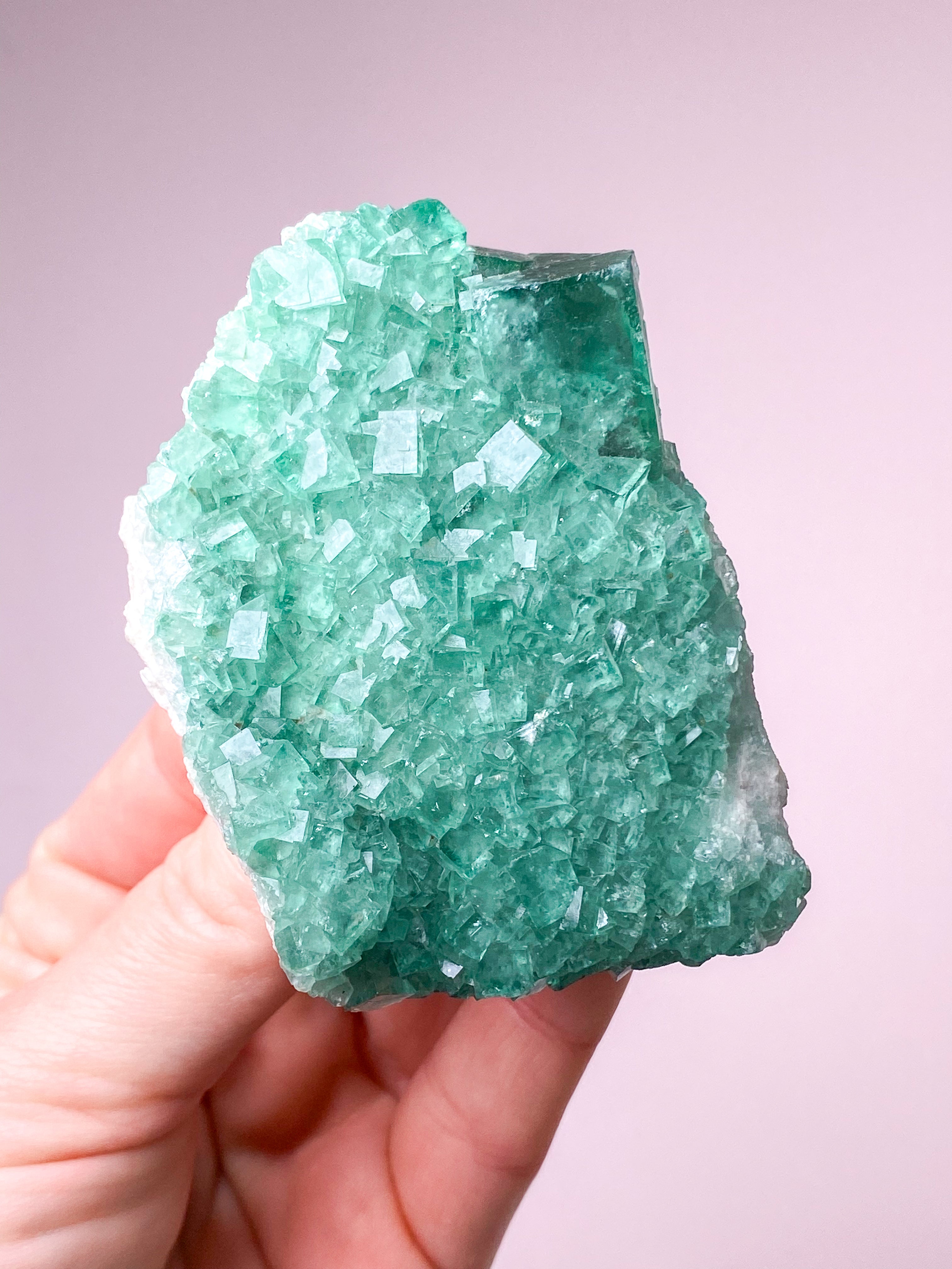 Grøn Kubisk Fluorit Klynge (Nr. 28) Eksklusiv Kvalitet