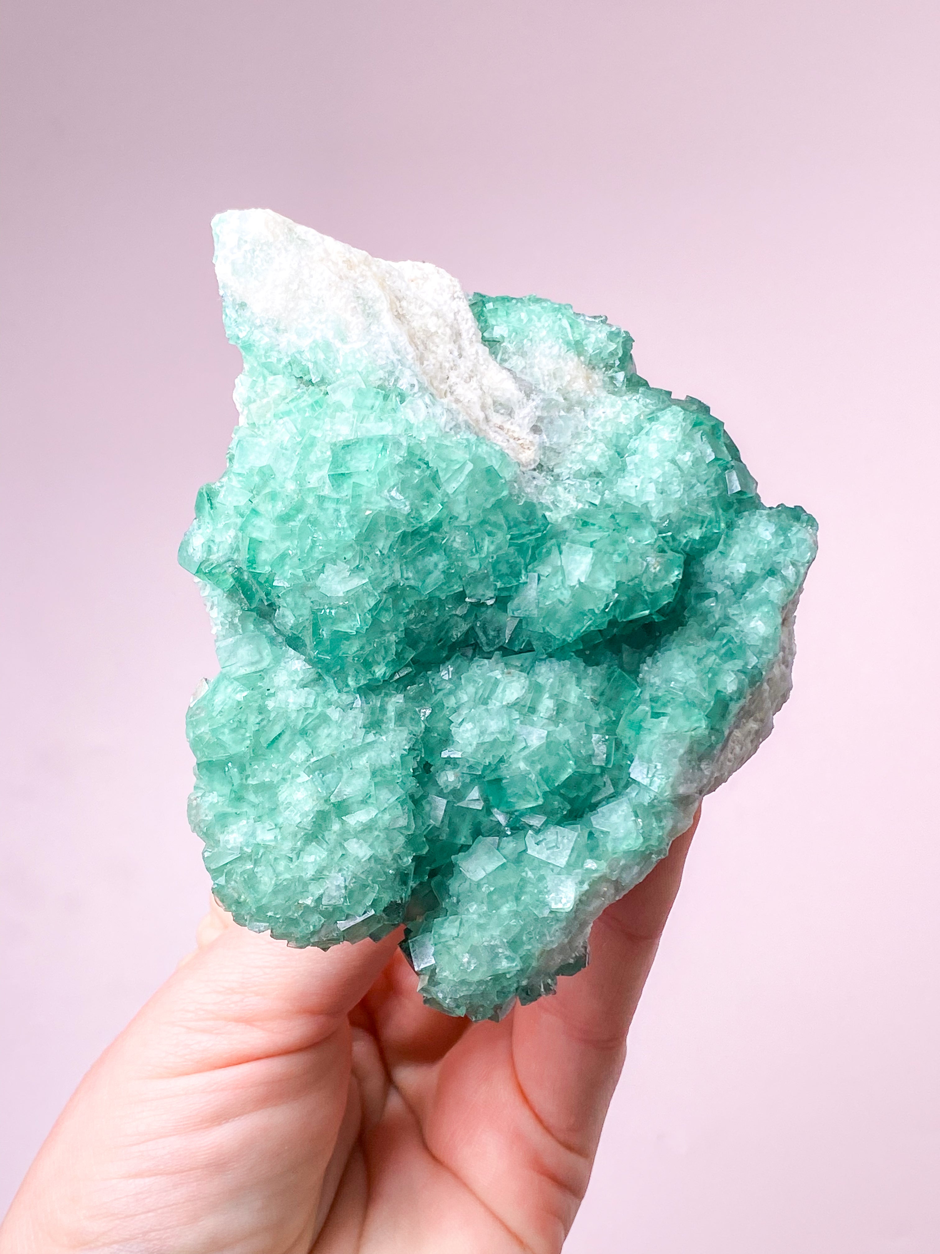 Grøn Kubisk Fluorit Klynge (Nr. 32) Eksklusiv Kvalitet