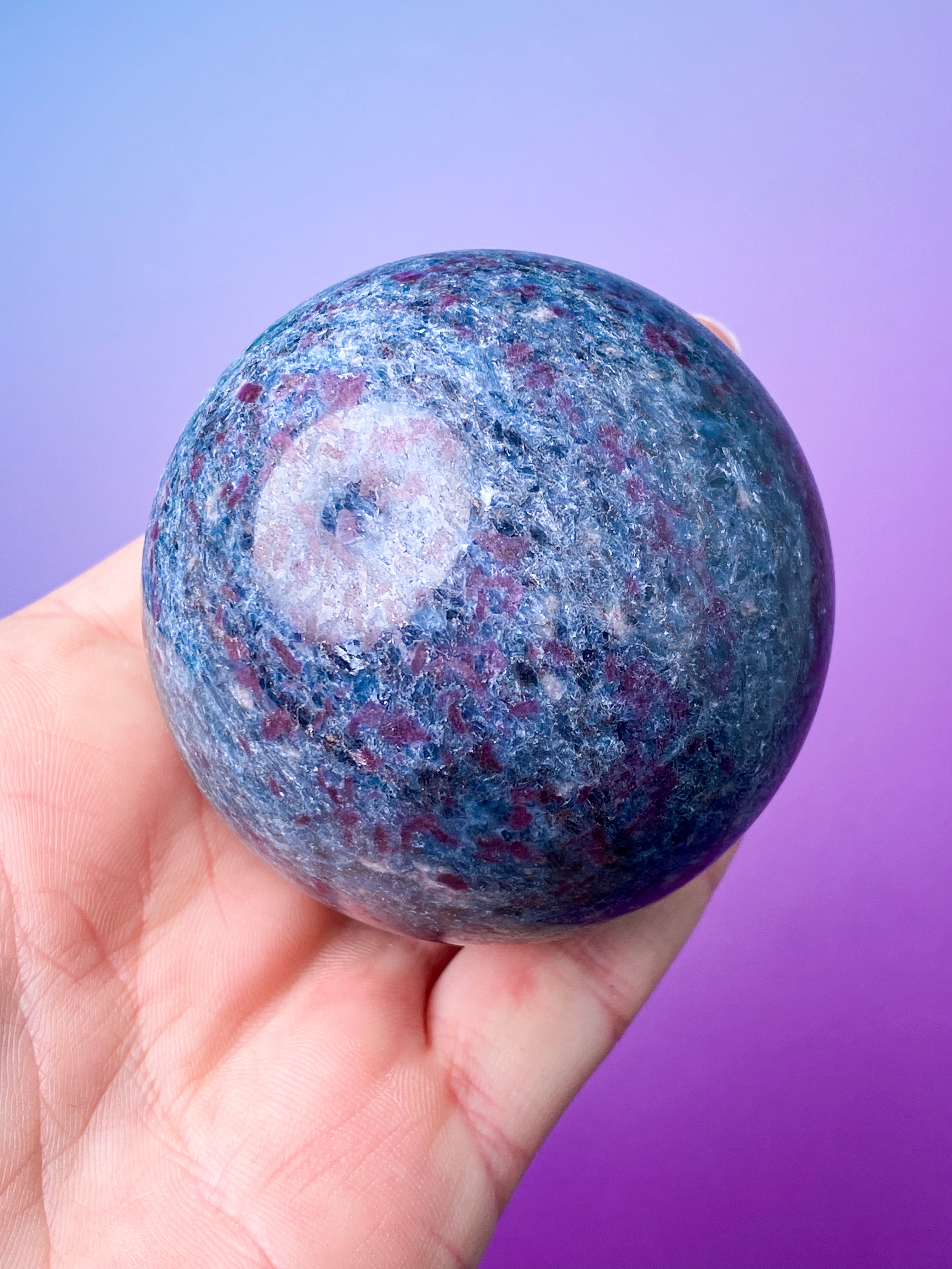 Rubin i Kyanit Kugle (Nr. 1)