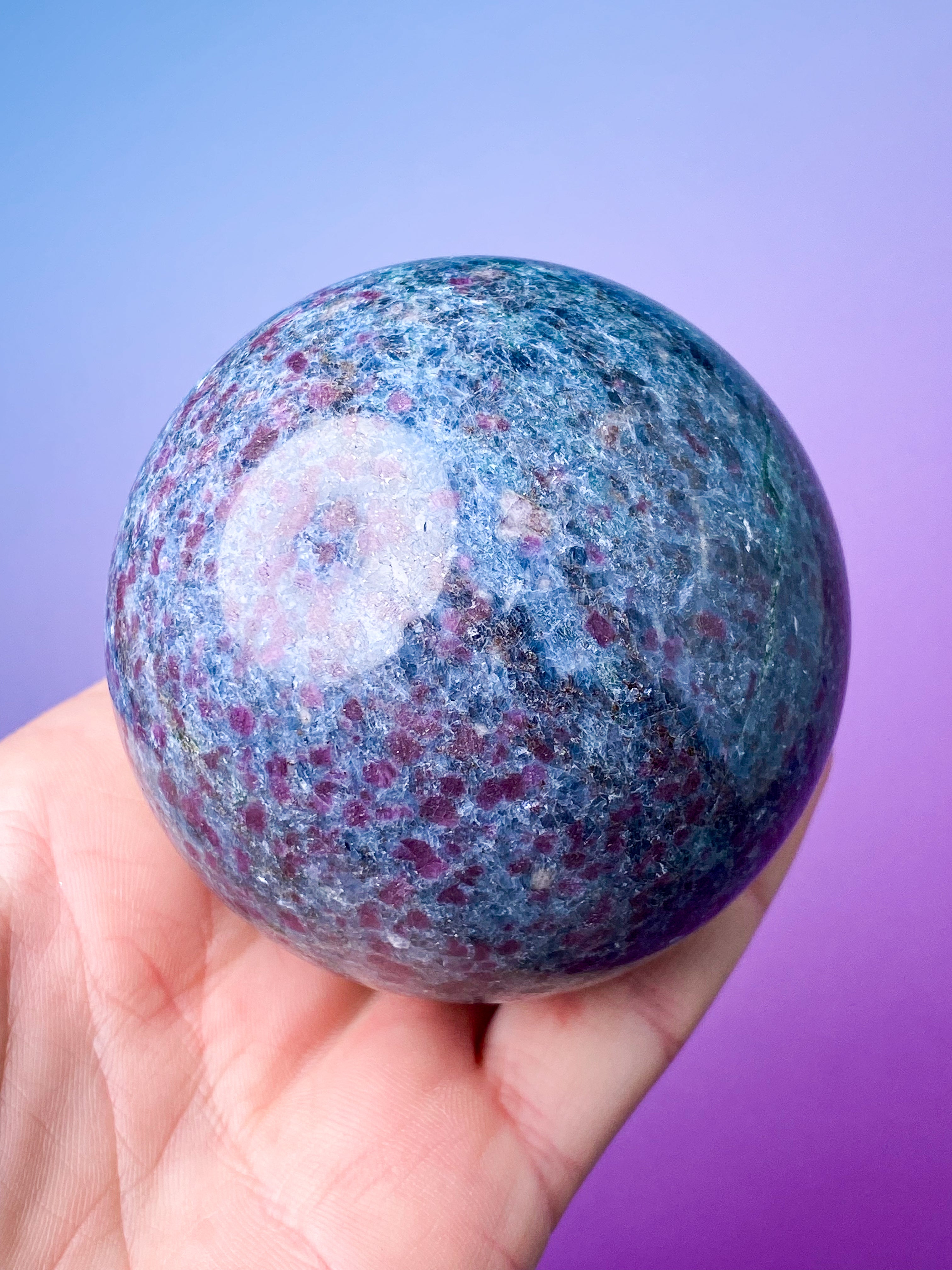 Rubin i Kyanit Kugle (Nr. 3)