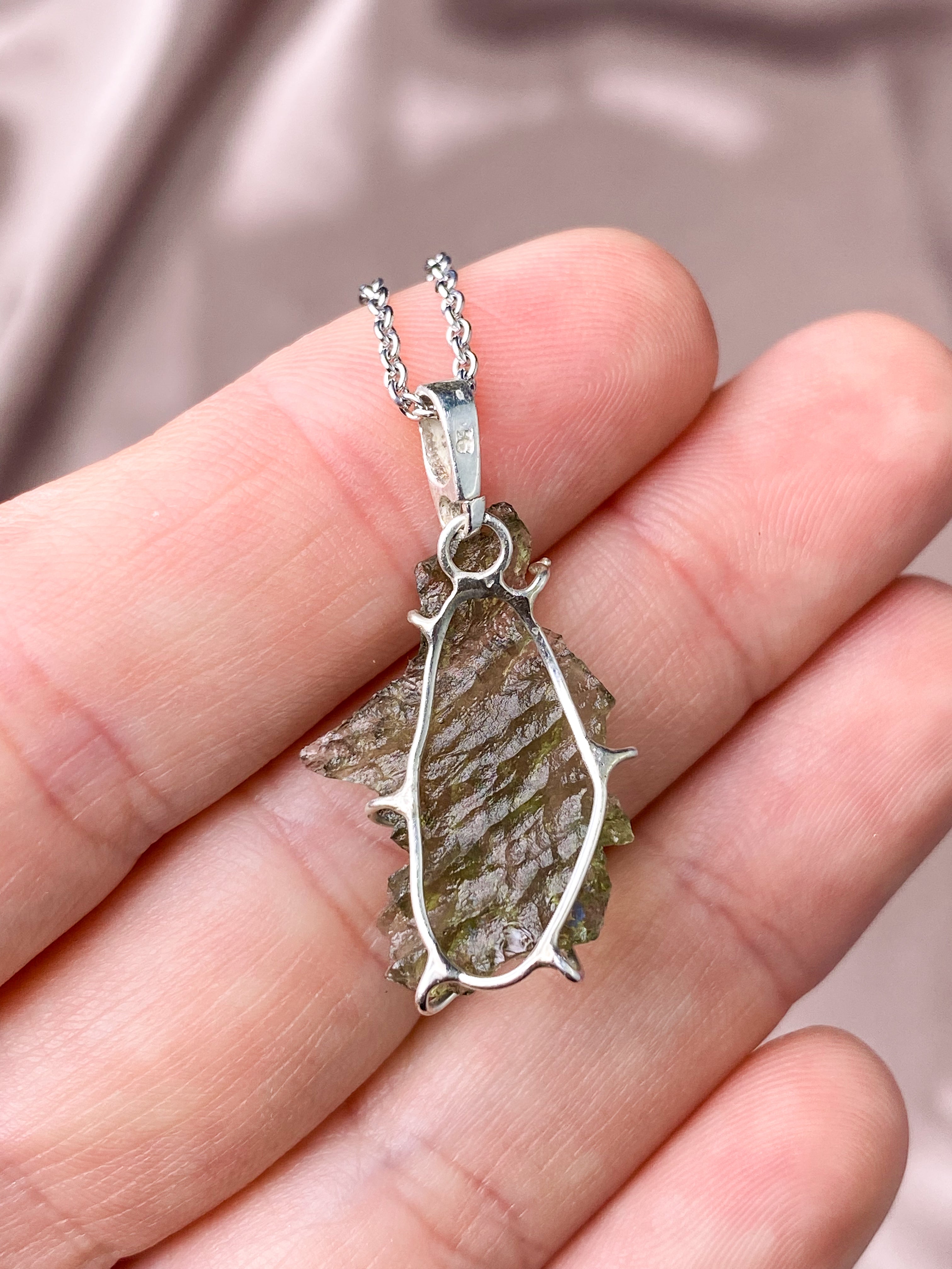 Besednice Moldavit Pendant (nr 20)