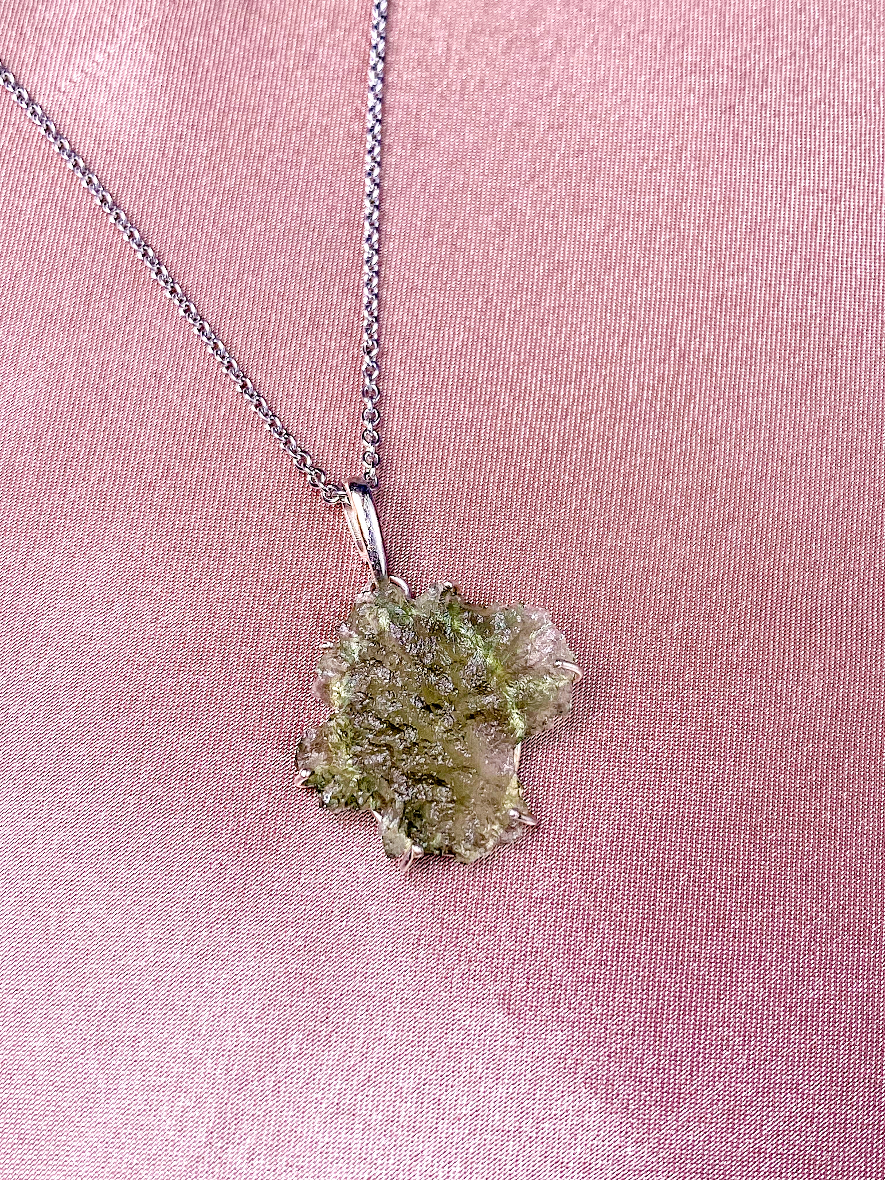 Besednice Moldavit Pendant (nr 20)